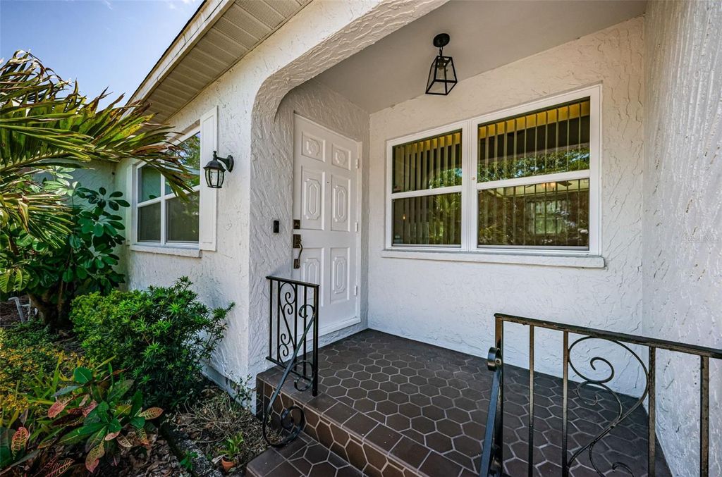 Photo of 2110 57th Avenue N, St Petersburg, FL 33714 (MLS # TB8427970)