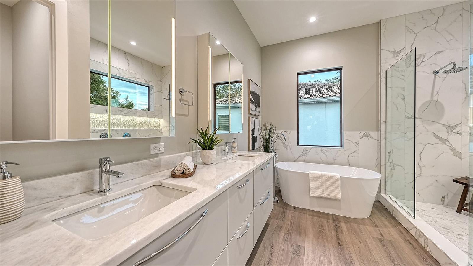 POINSETTIA PARK - Residential