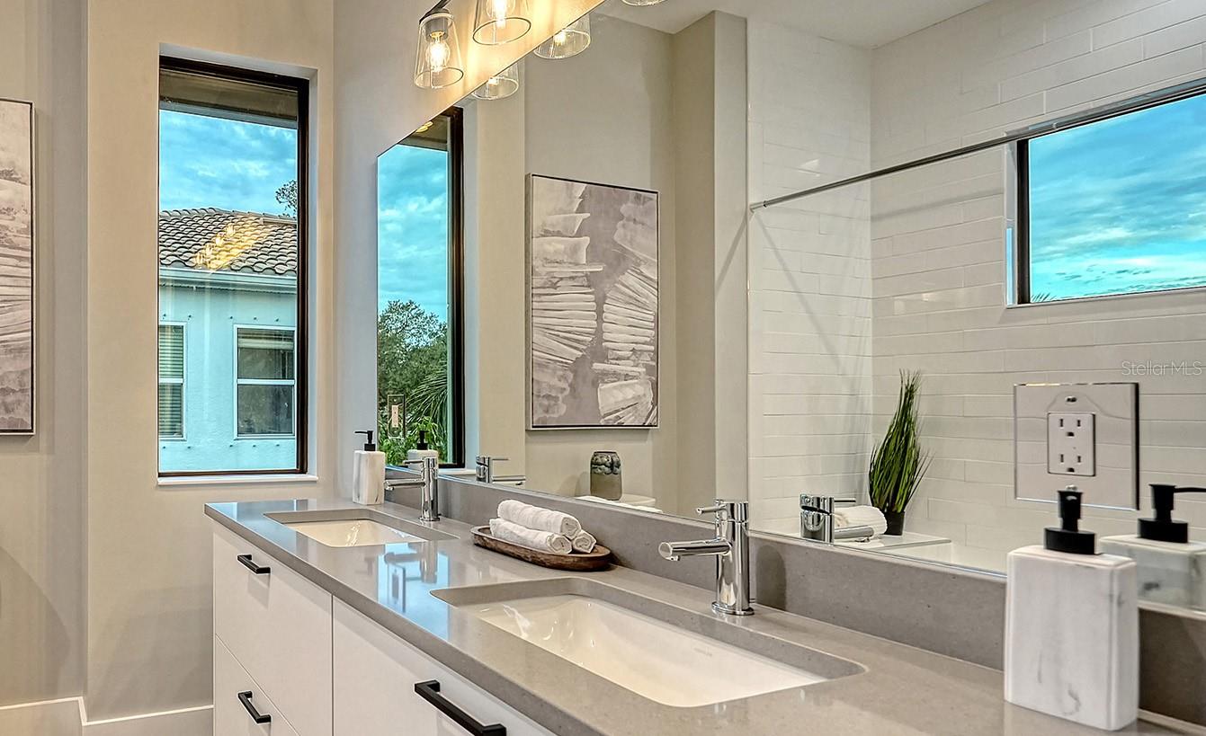 POINSETTIA PARK - Residential