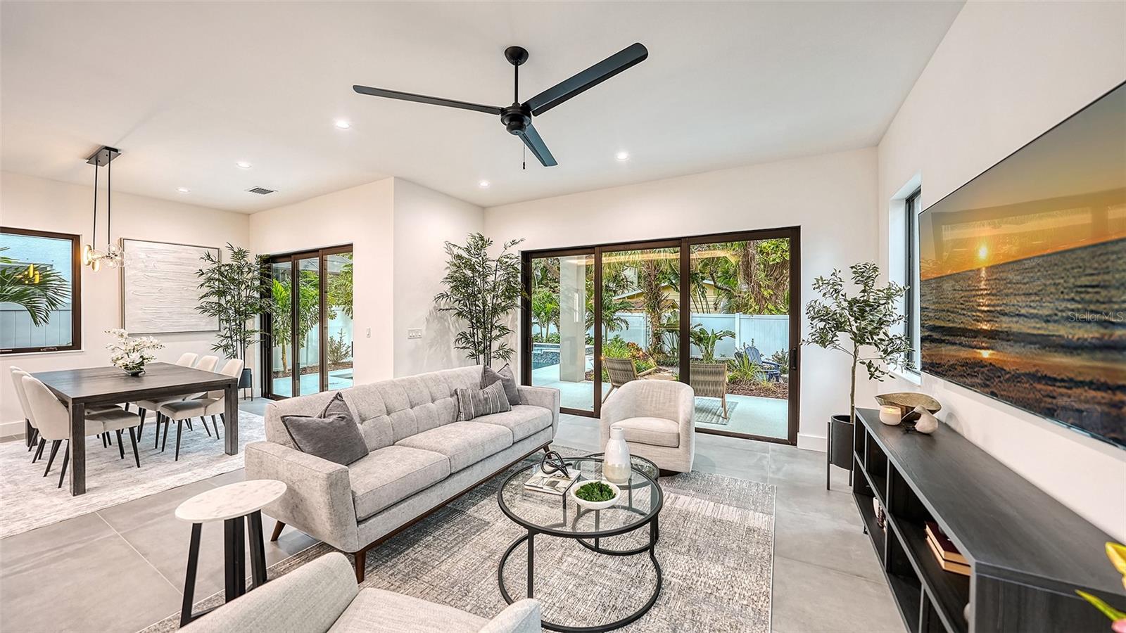 POINSETTIA PARK - Residential