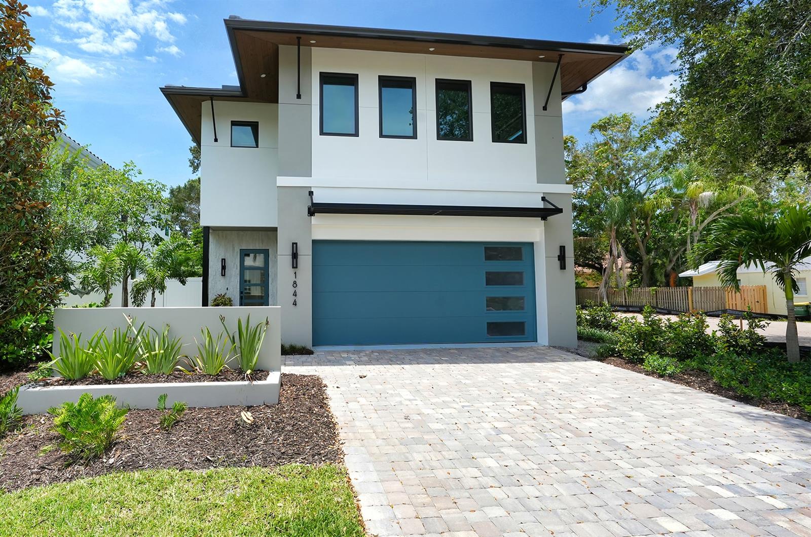 POINSETTIA PARK - Residential