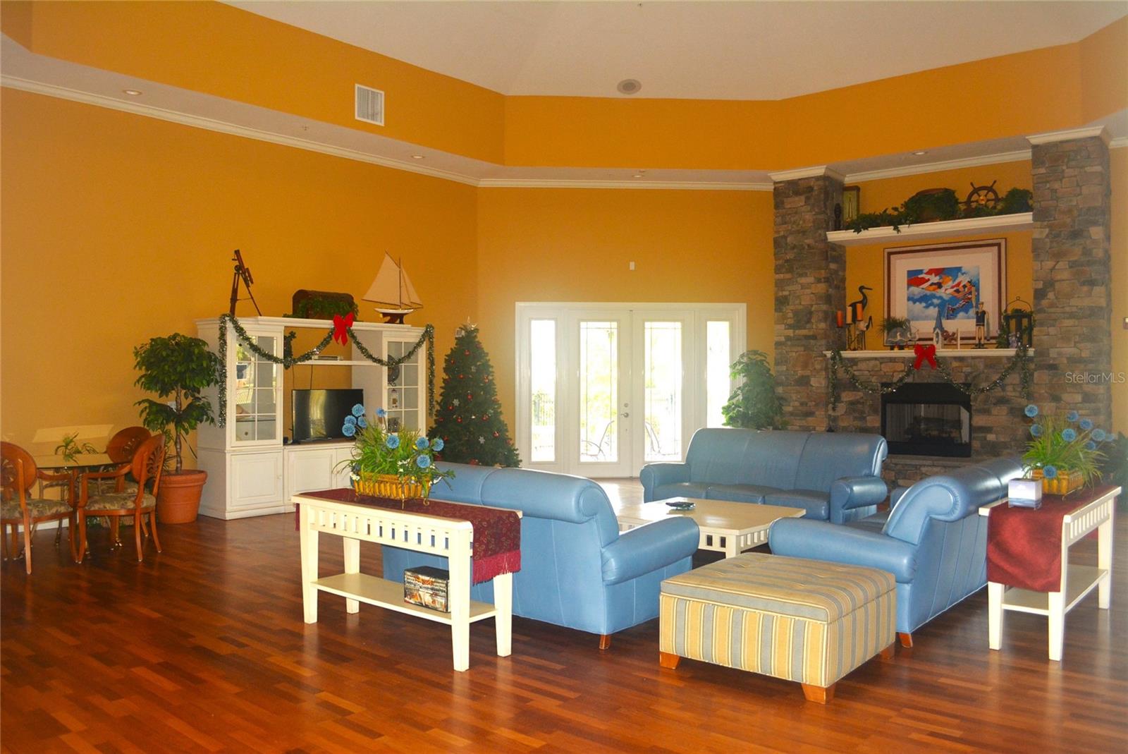 ADMIRALS WALK - Residential