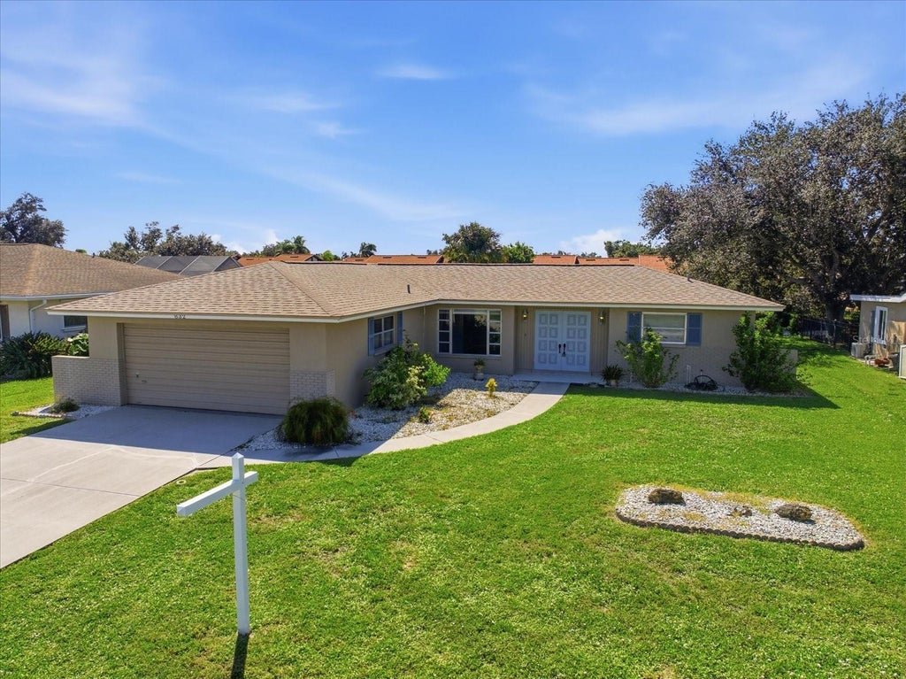 Photo of 832 S Gondola Drive, Venice, FL 34293 (MLS # N6146310)