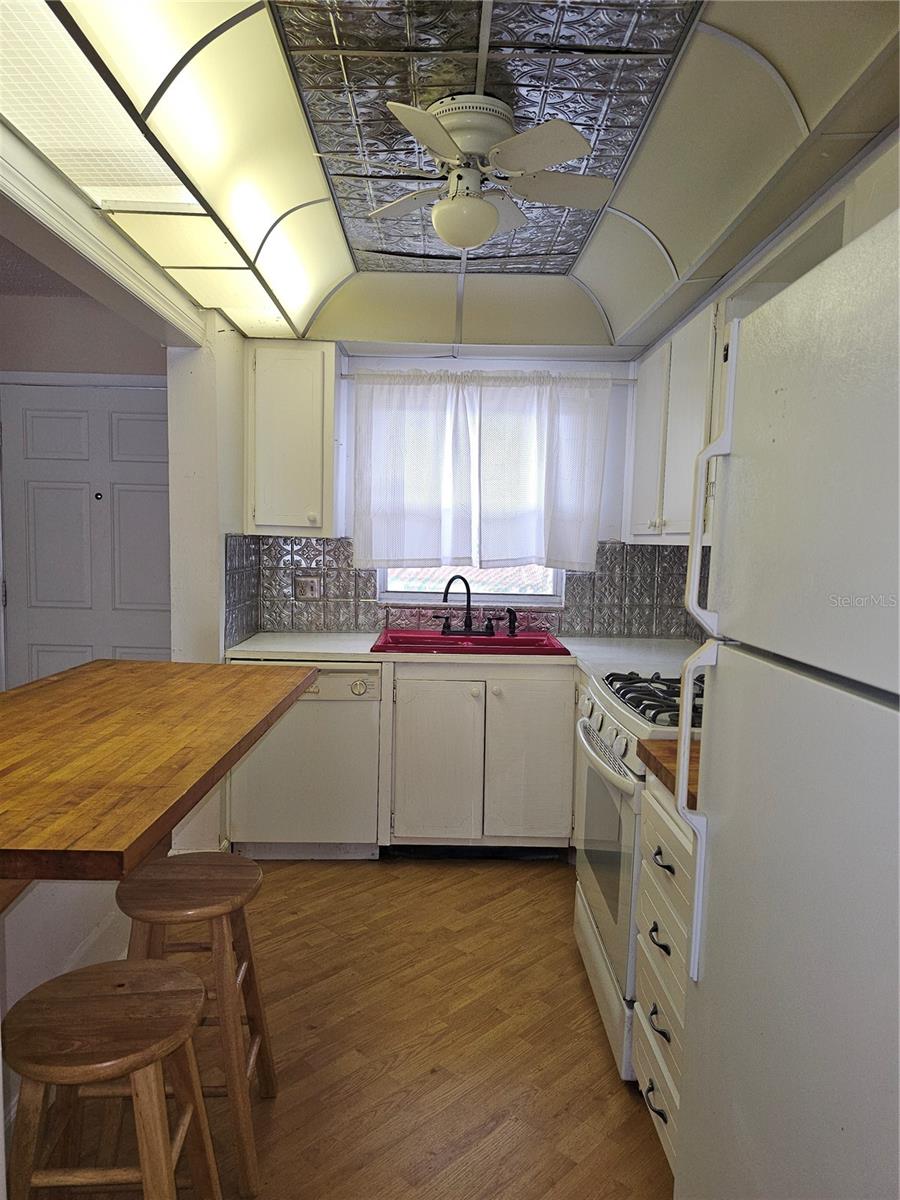 ORCHID SPGS VILL 100 CONDO - Residential