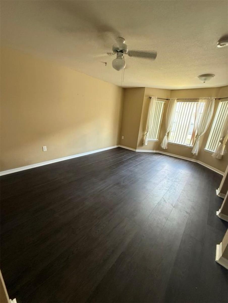 8517 ISLAND BREEZE LANE 207