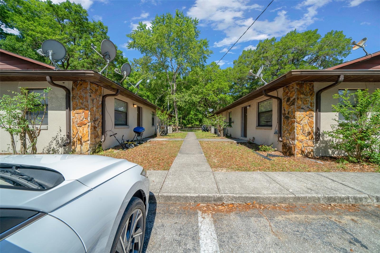 403 NE 11TH AVENUE