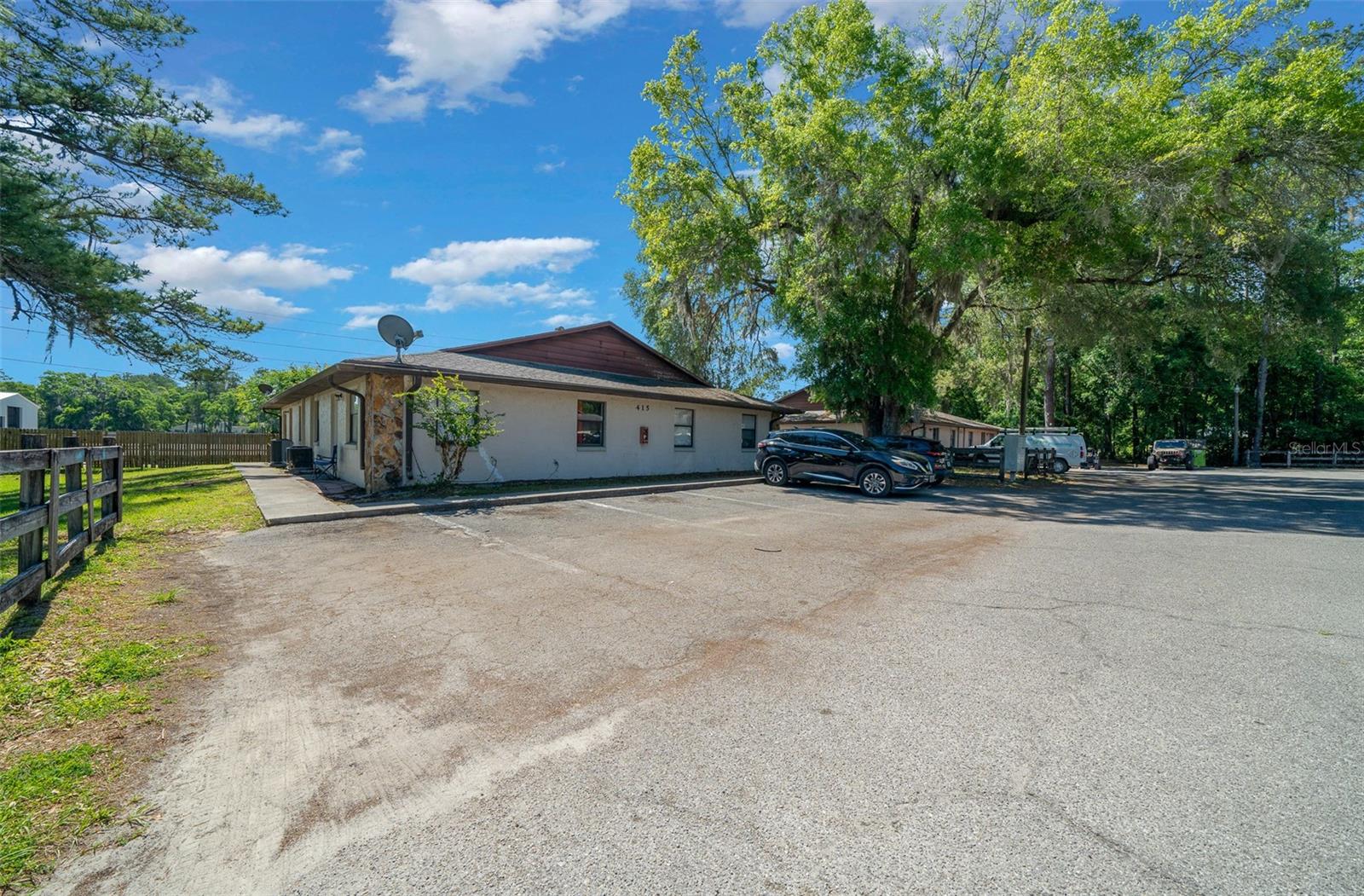 403 NE 11TH AVENUE