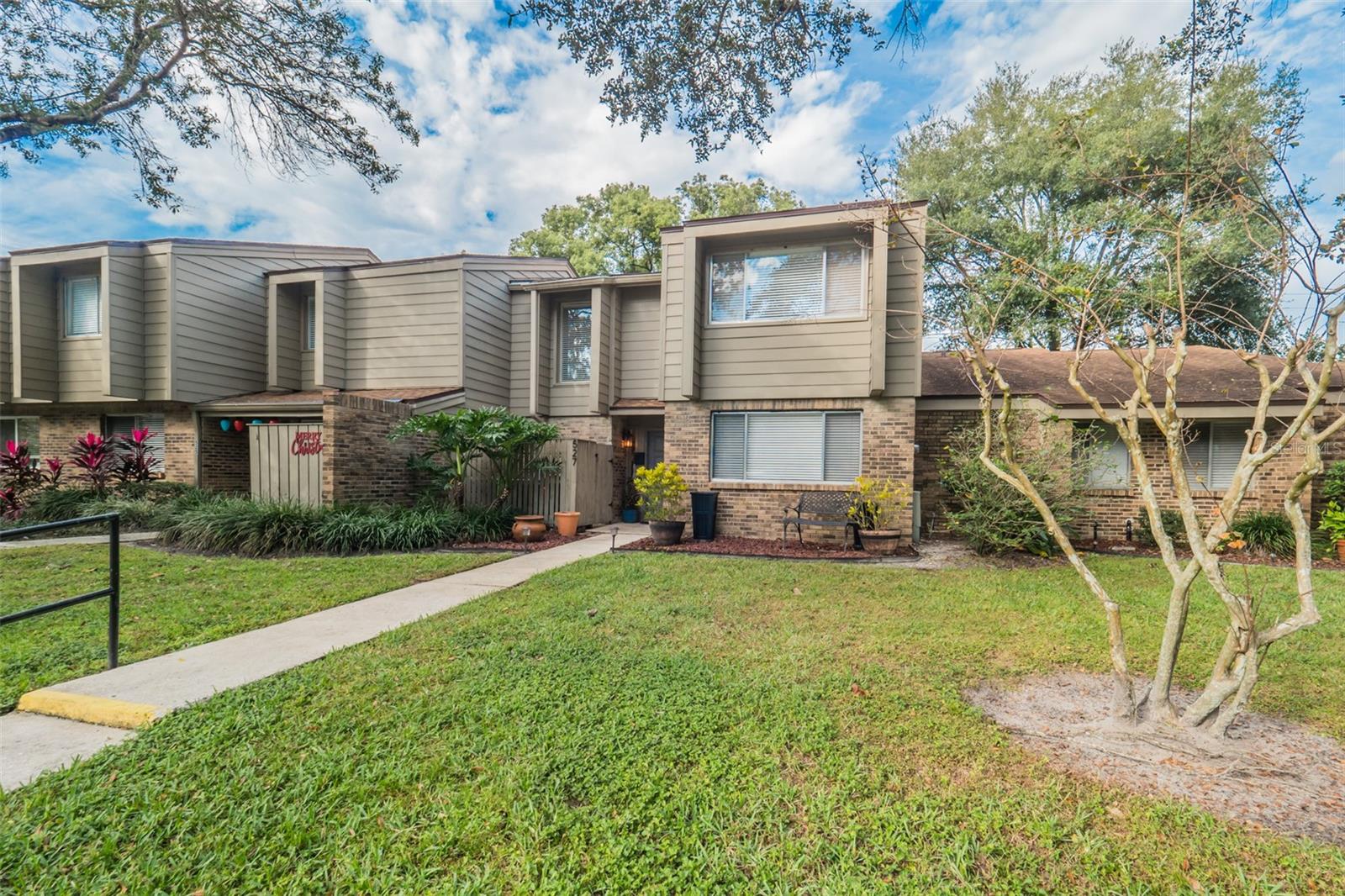 OAK HARBOUR SEC 2 - Residential