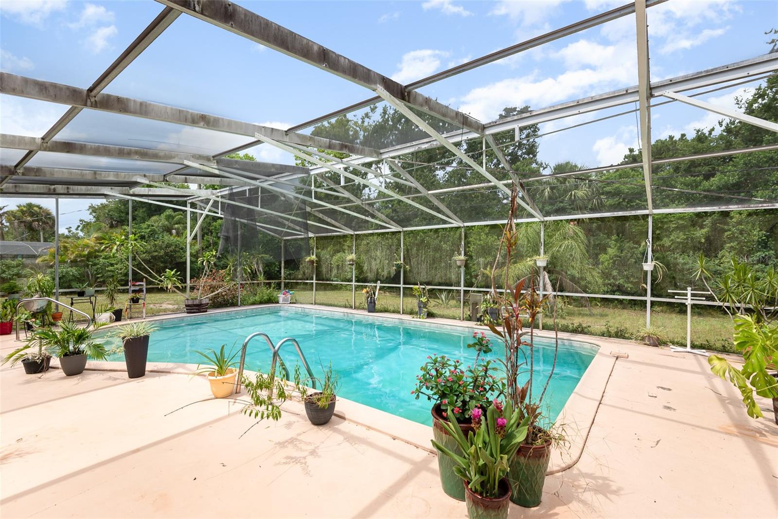 1844 HAMLIN COURT