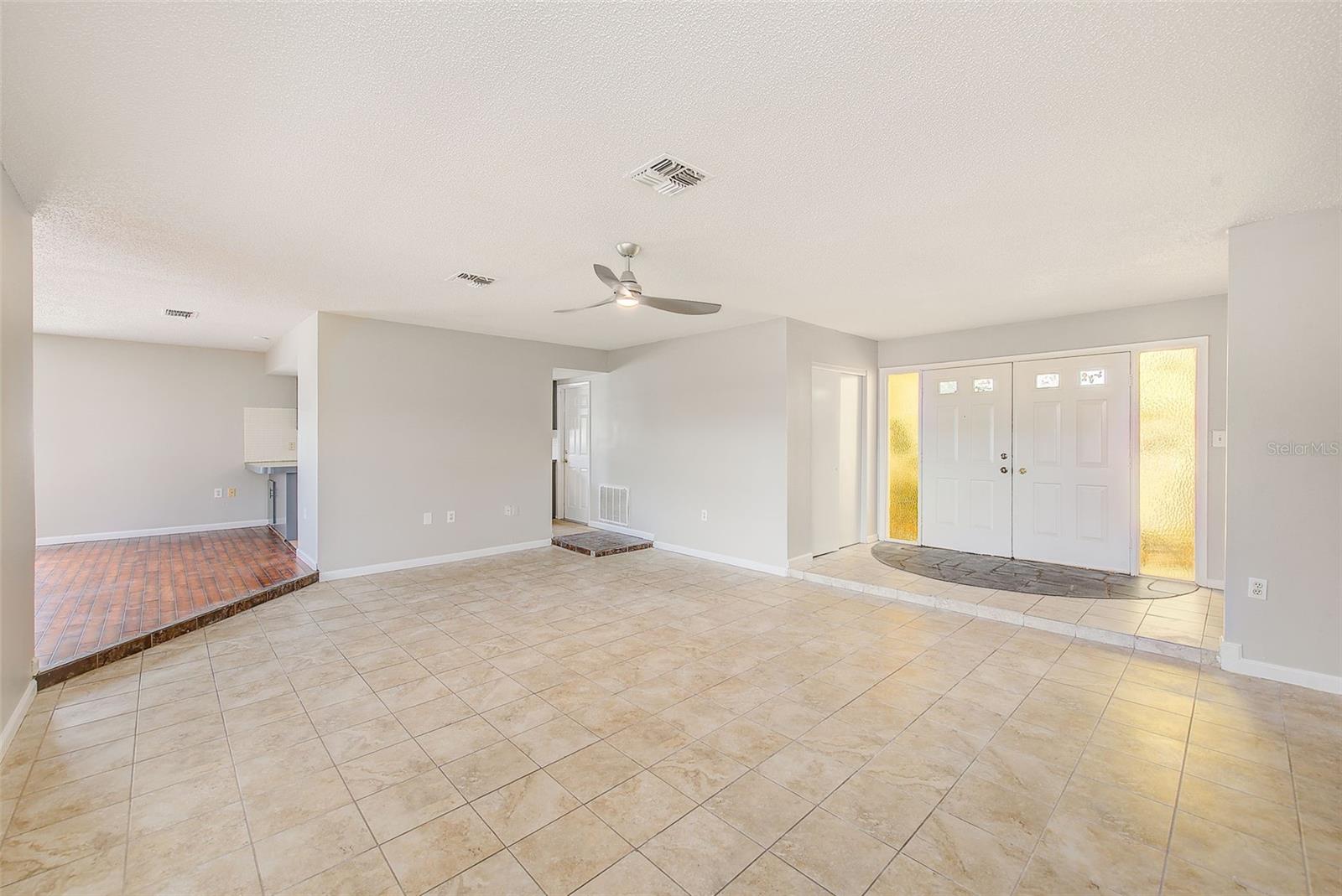 THE LAKES - Residential