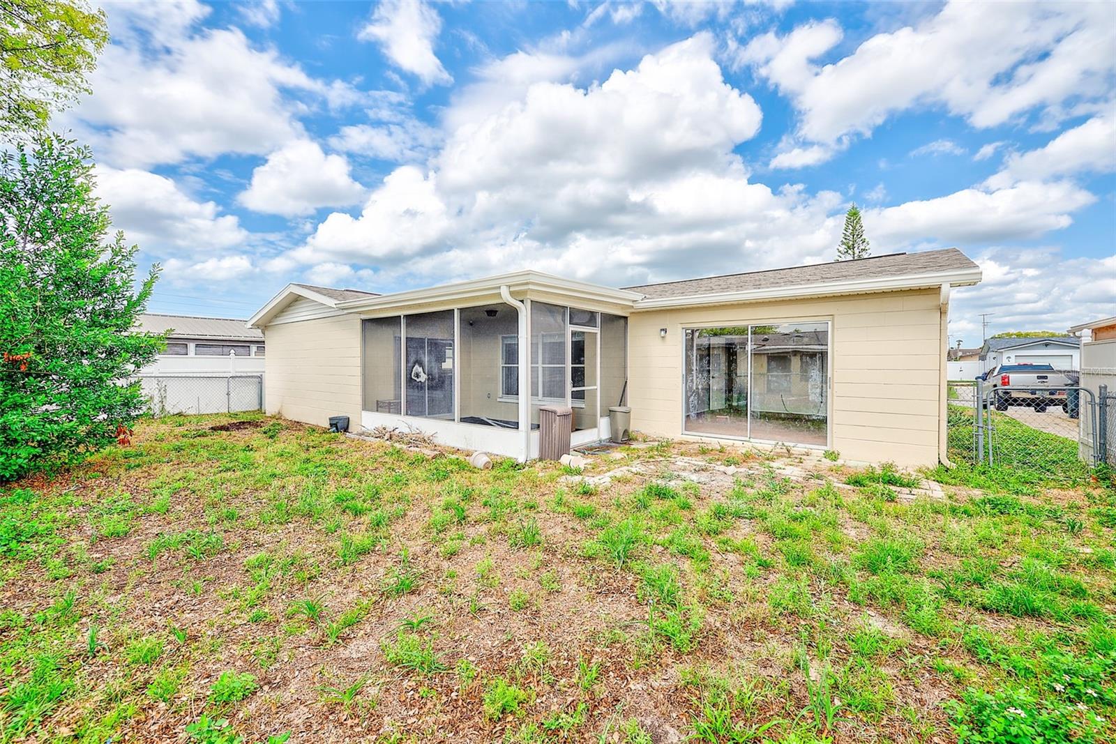 THE LAKES - Residential