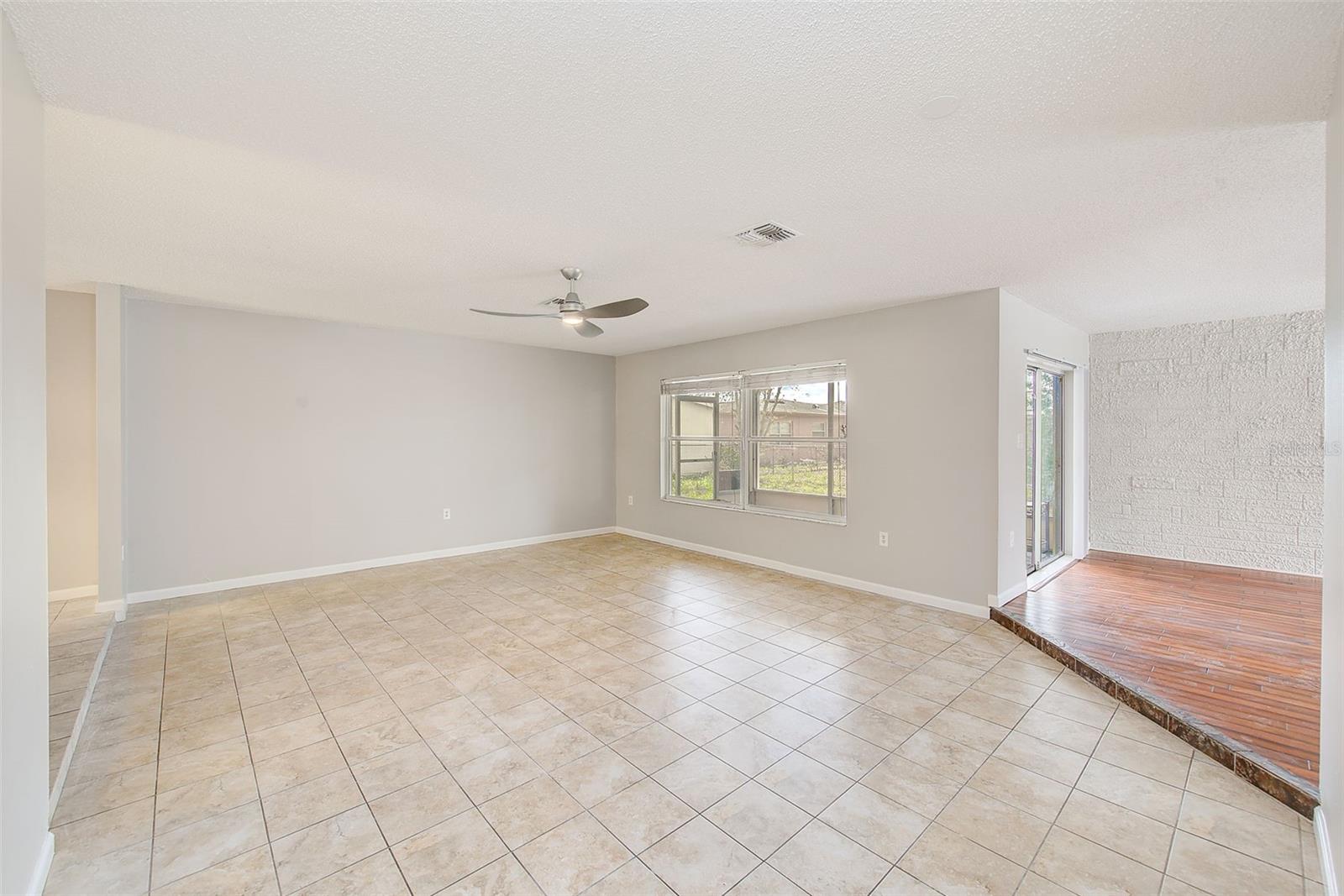 THE LAKES - Residential