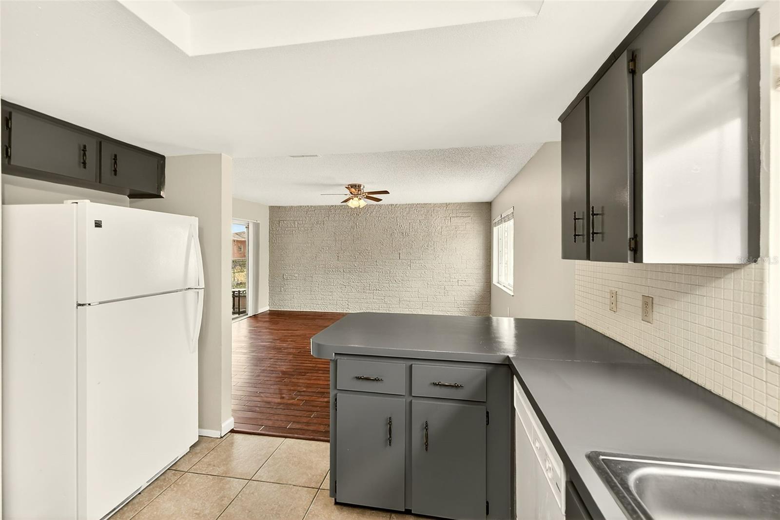 THE LAKES - Residential