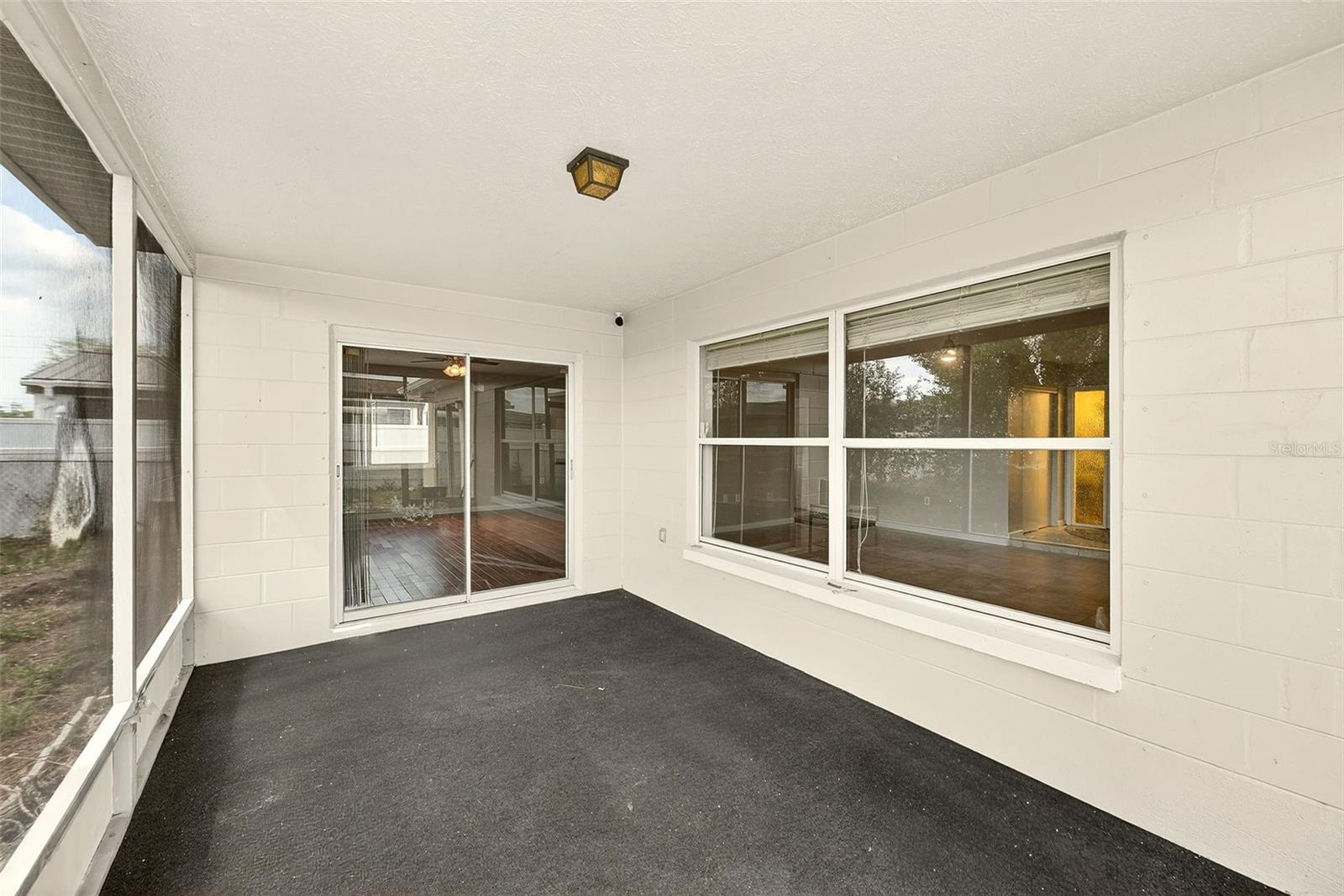 THE LAKES - Residential