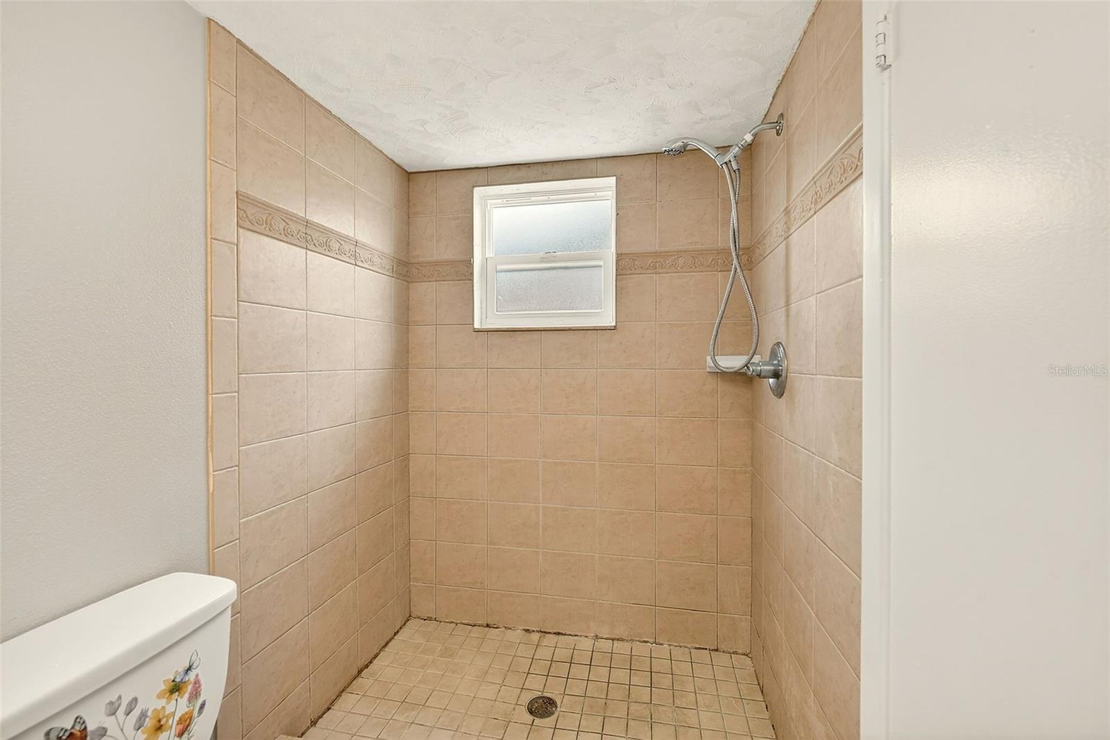 THE LAKES - Residential