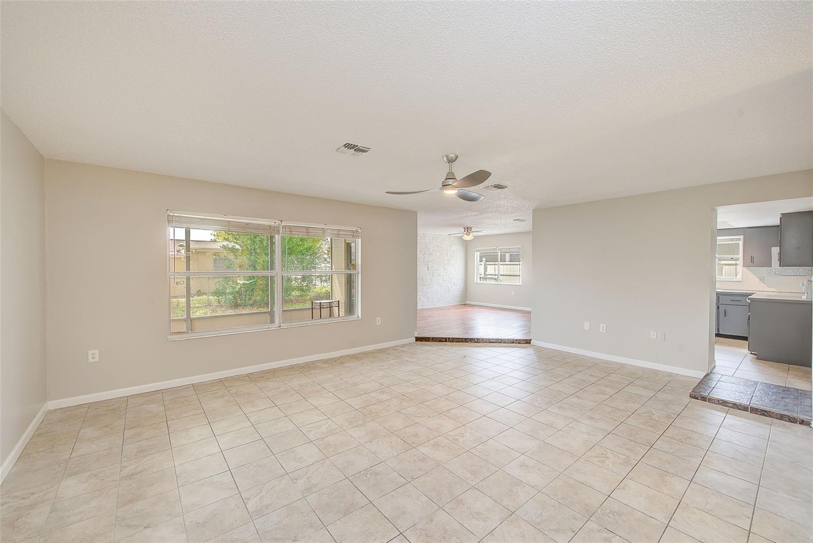 THE LAKES - Residential