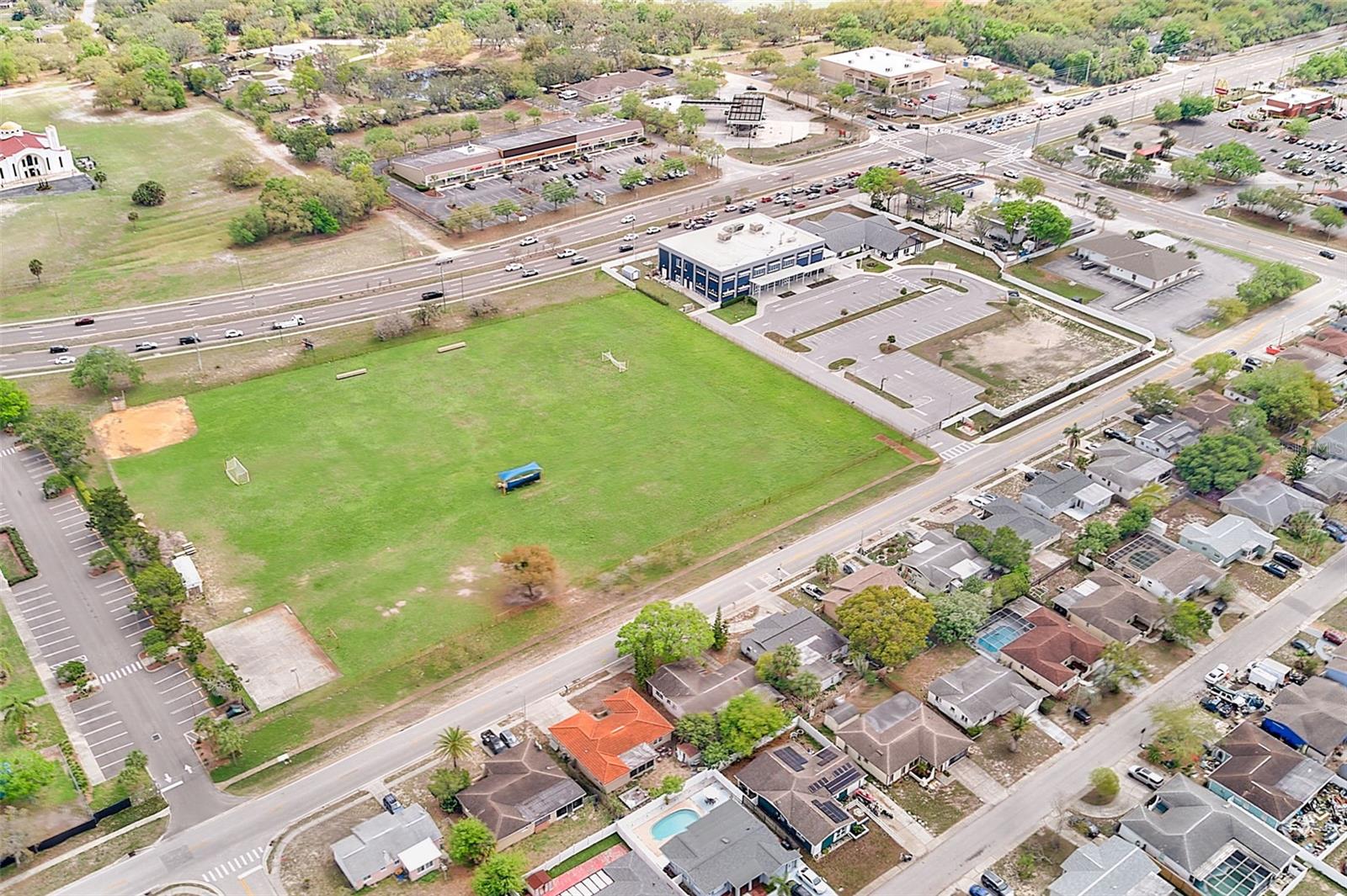 THE LAKES - Residential