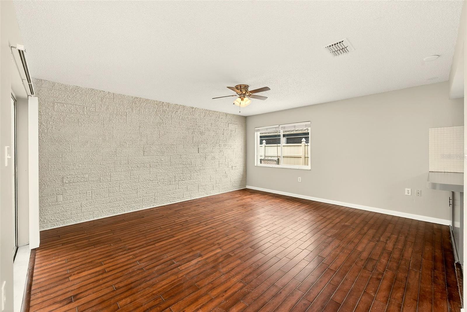 THE LAKES - Residential