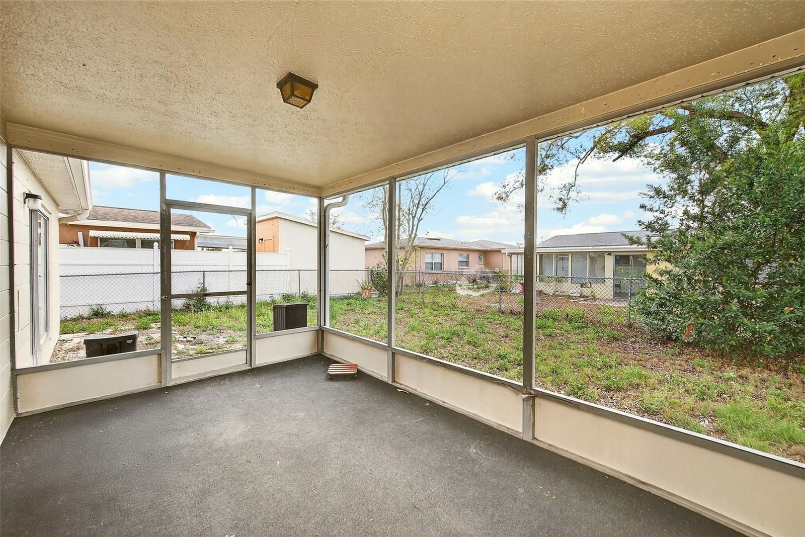 THE LAKES - Residential