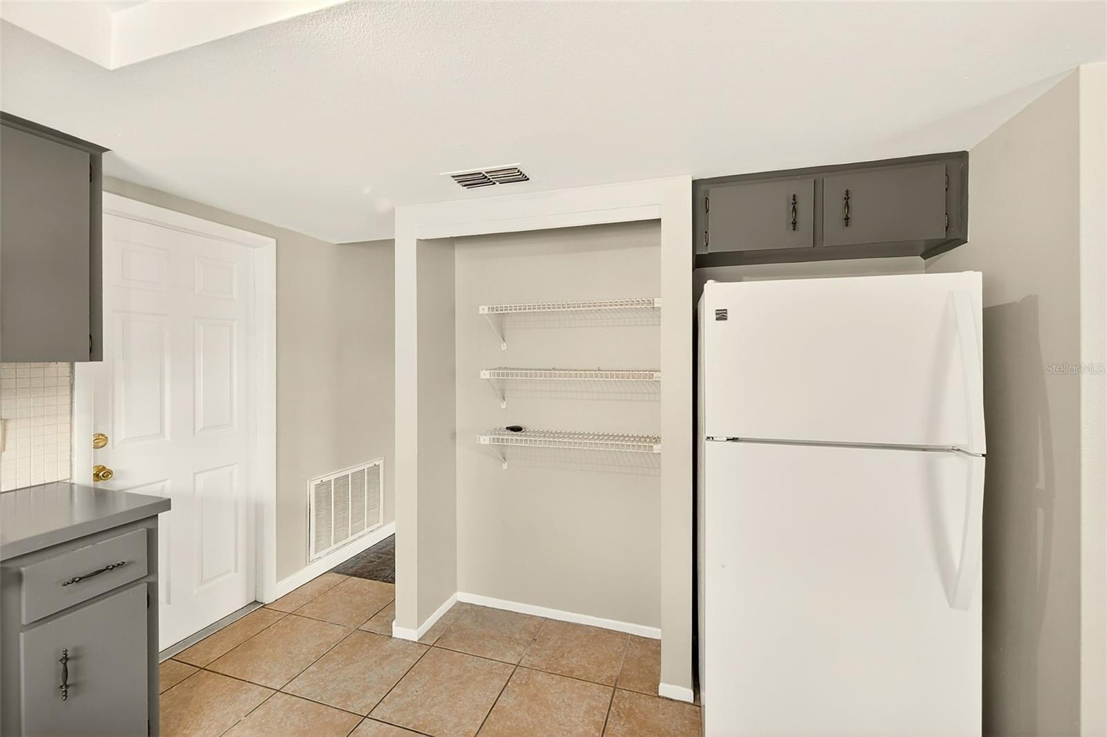 THE LAKES - Residential