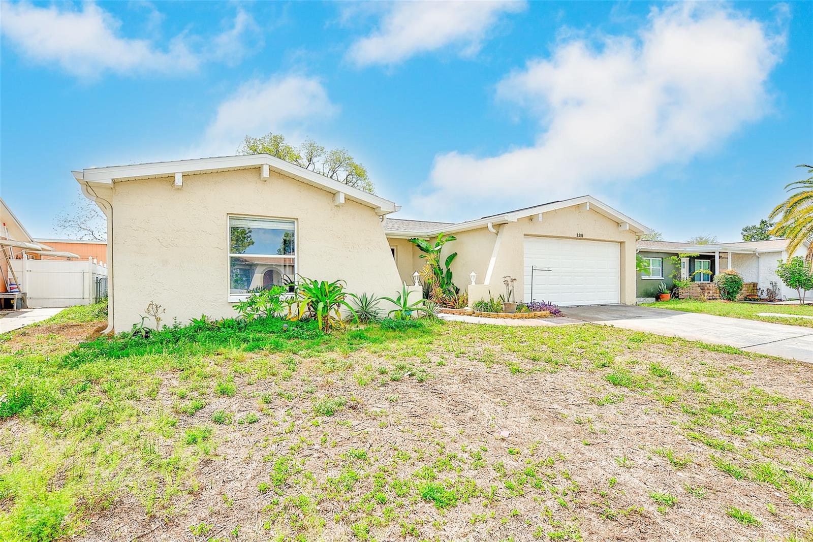 THE LAKES - Residential