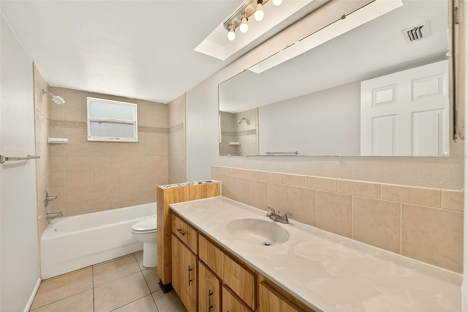 THE LAKES - Residential