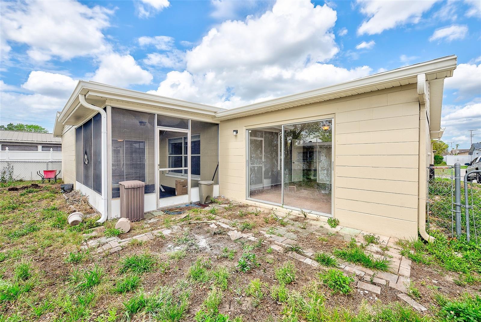 THE LAKES - Residential