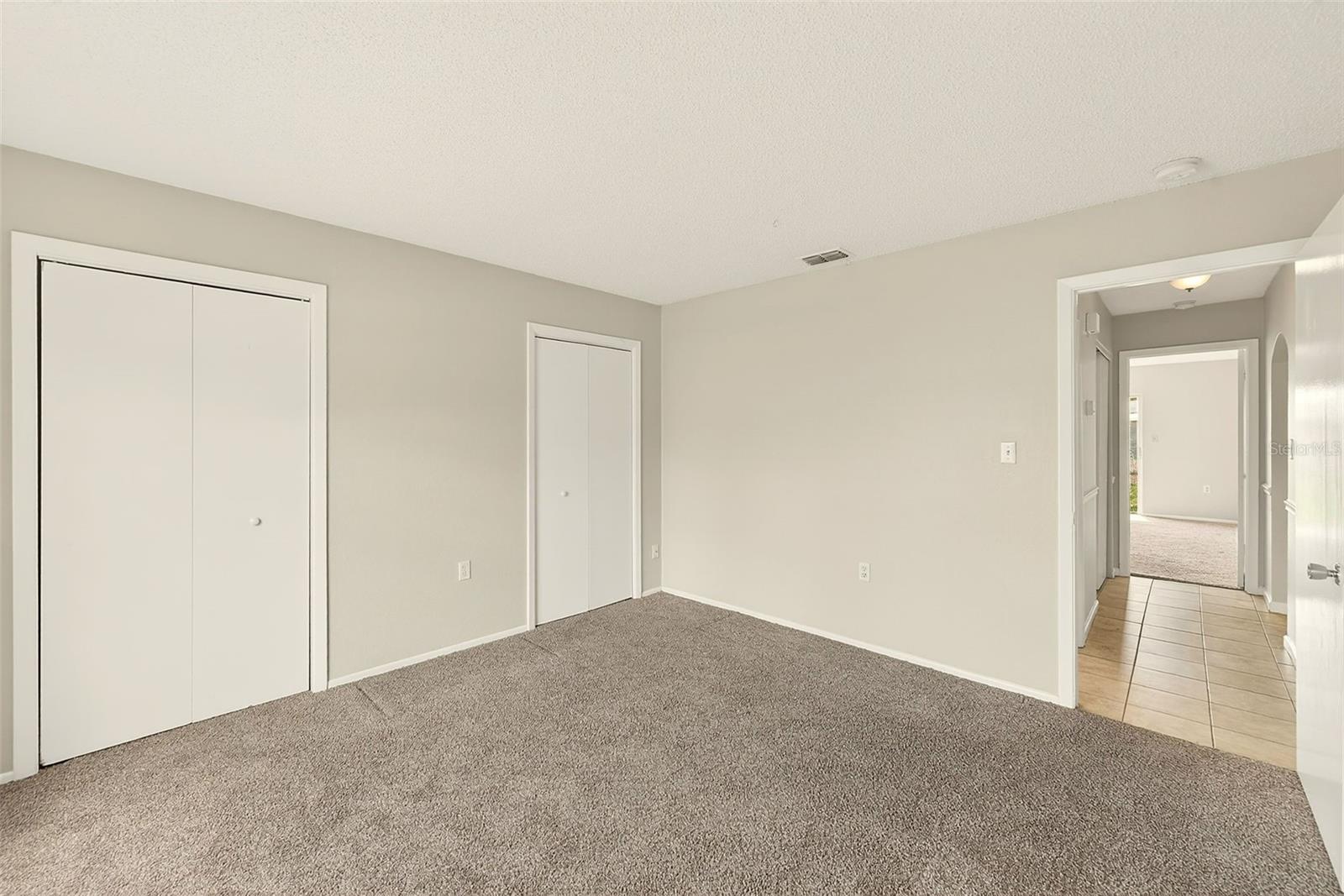 THE LAKES - Residential