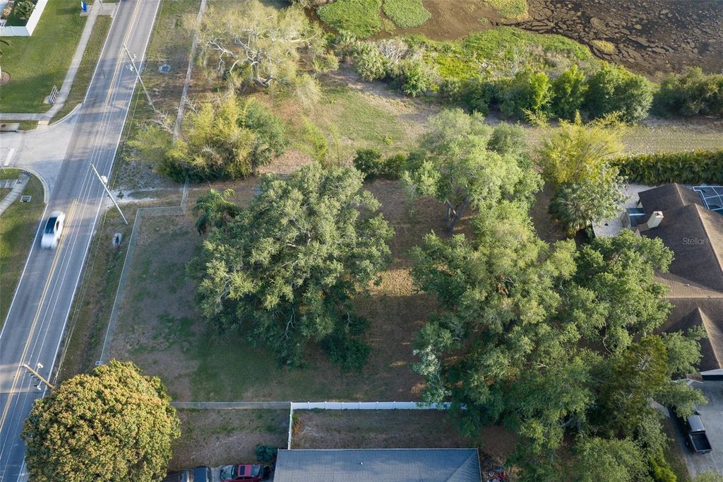 Photo of 10850 Oakhurst Road, Largo, FL 33774 (MLS # TB8490517)