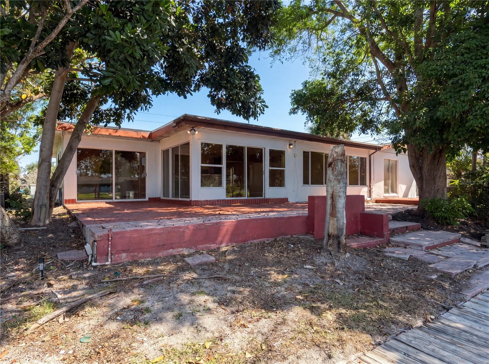 406 SKYLARK BOULEVARD