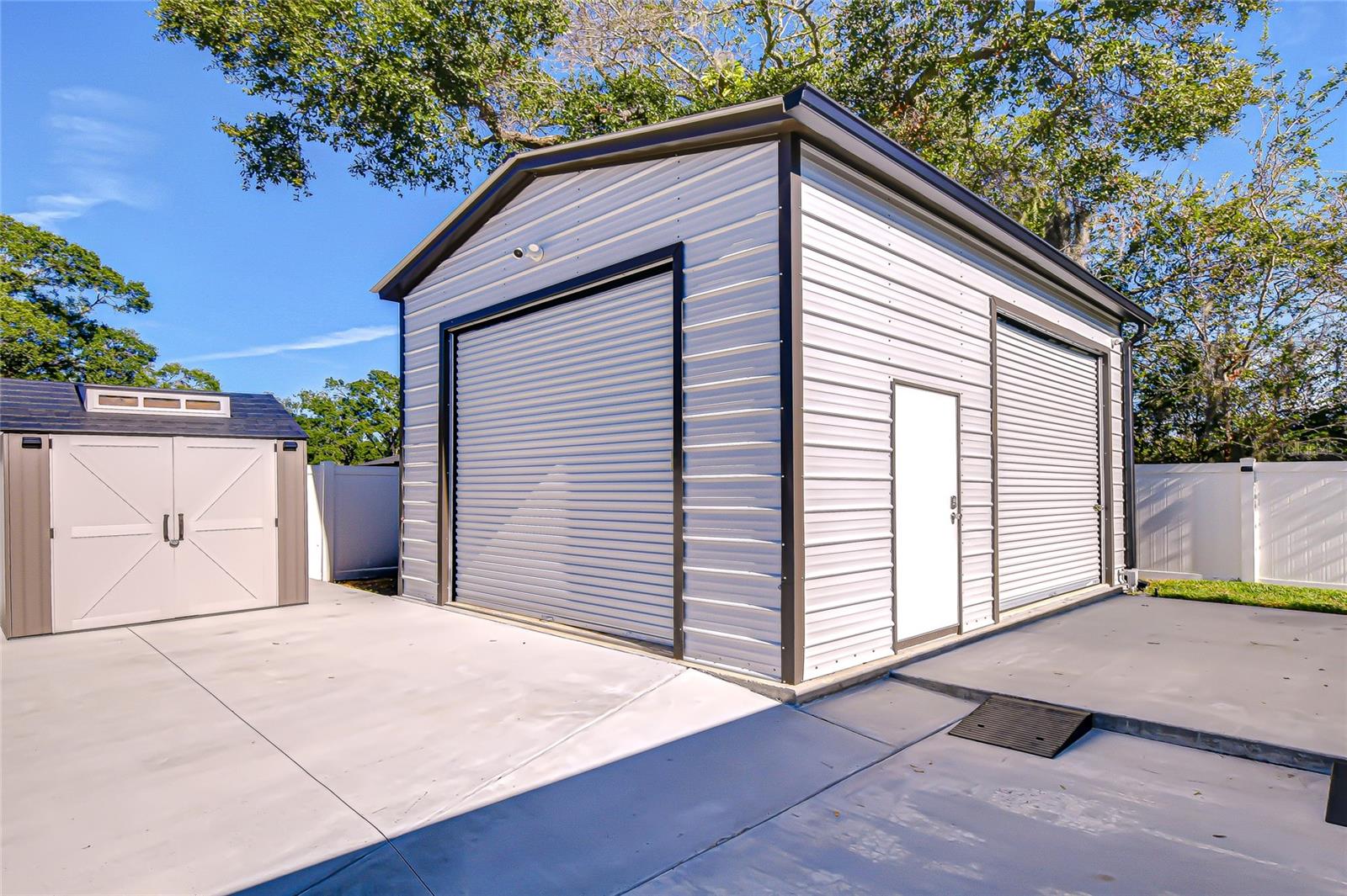 CARROLLWOOD MEADOWS UNIT VI SE - Residential