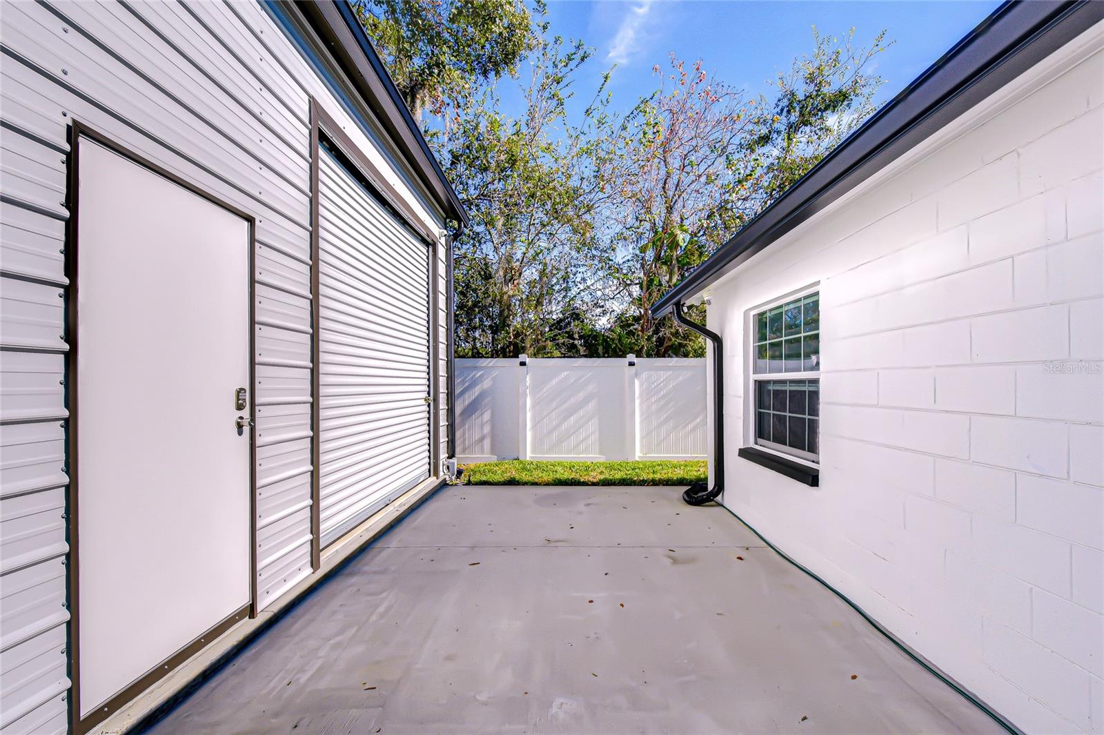 CARROLLWOOD MEADOWS UNIT VI SE - Residential