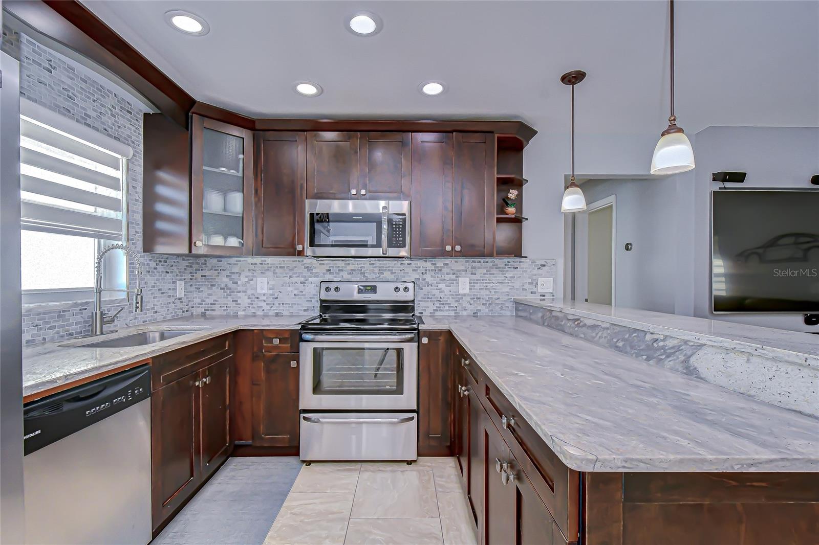 CARROLLWOOD MEADOWS UNIT VI SE - Residential