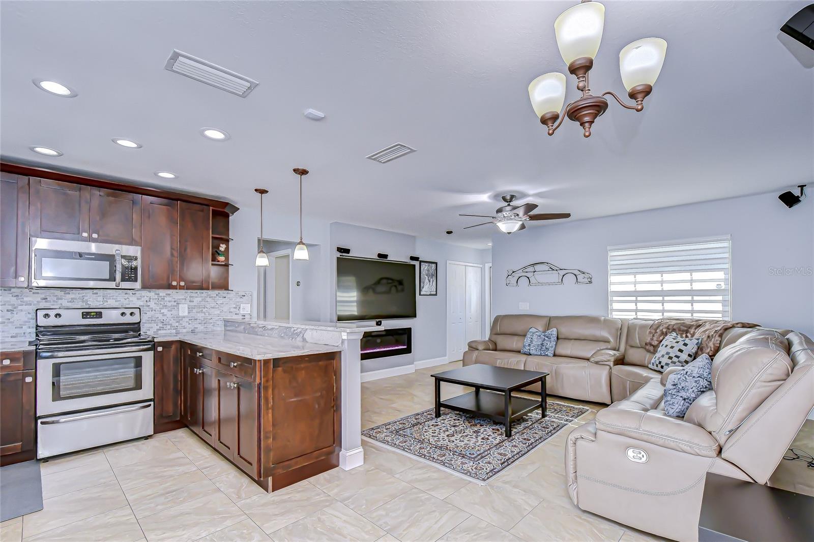 CARROLLWOOD MEADOWS UNIT VI SE - Residential