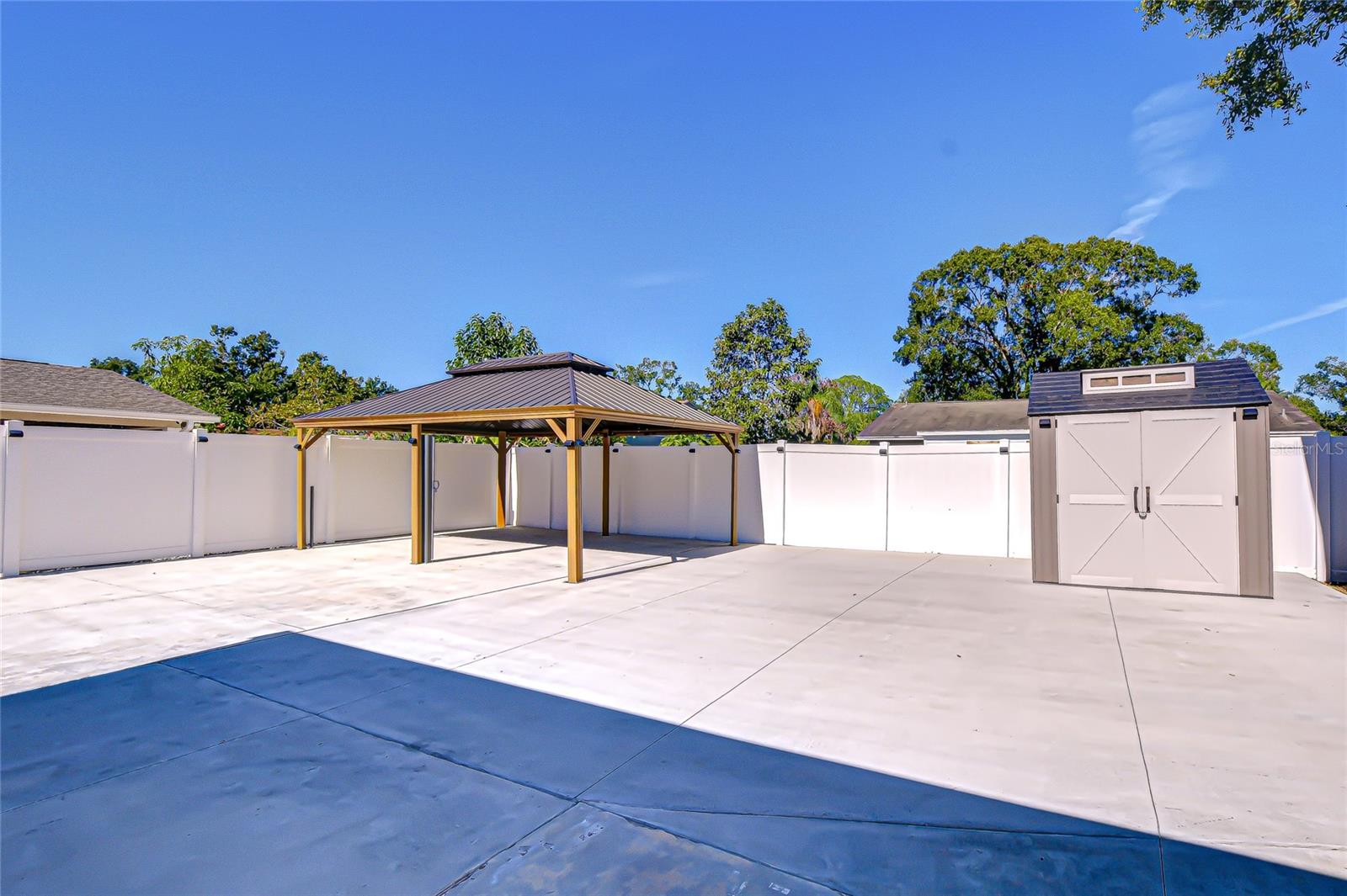 CARROLLWOOD MEADOWS UNIT VI SE - Residential