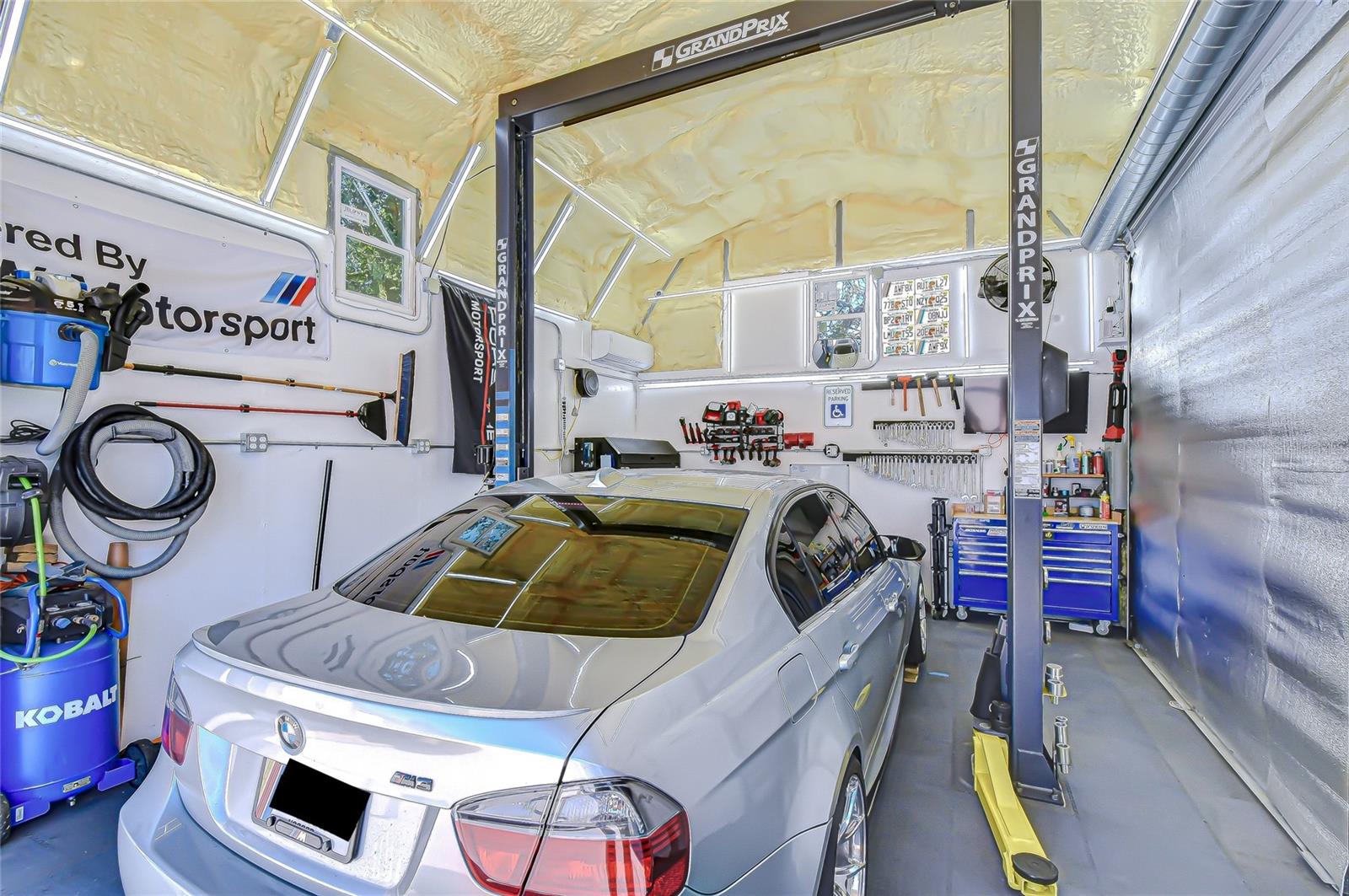 CARROLLWOOD MEADOWS UNIT VI SE - Residential