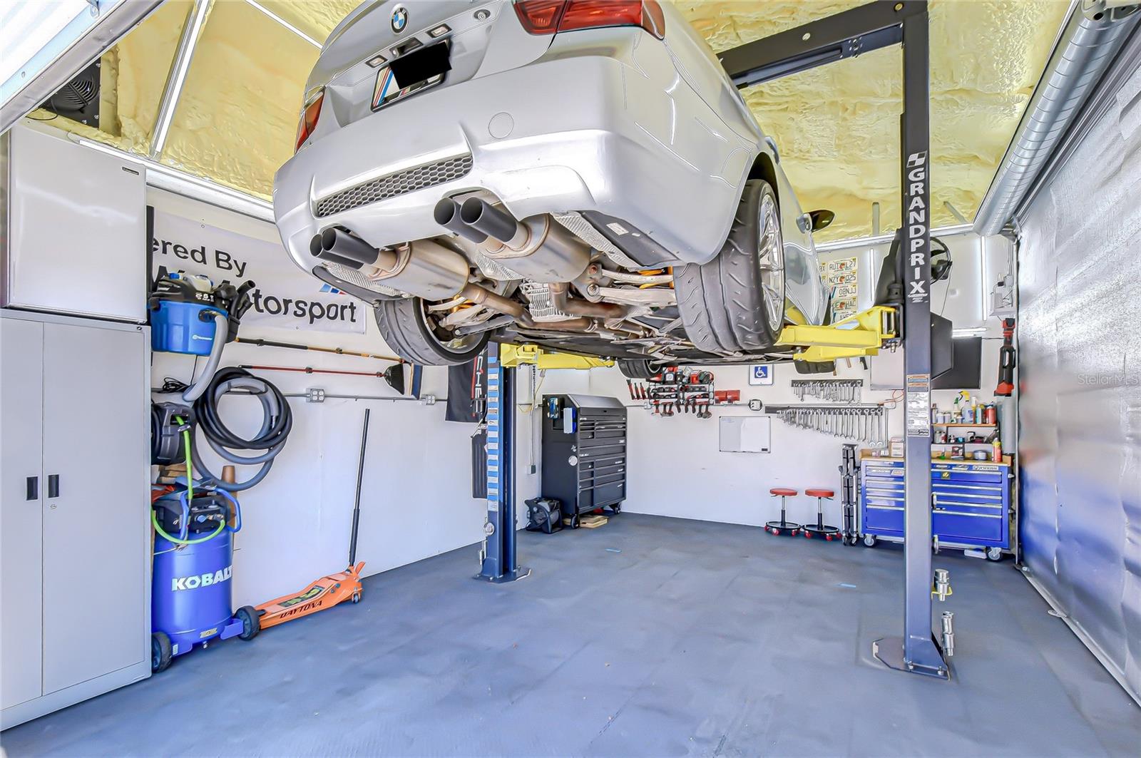 CARROLLWOOD MEADOWS UNIT VI SE - Residential