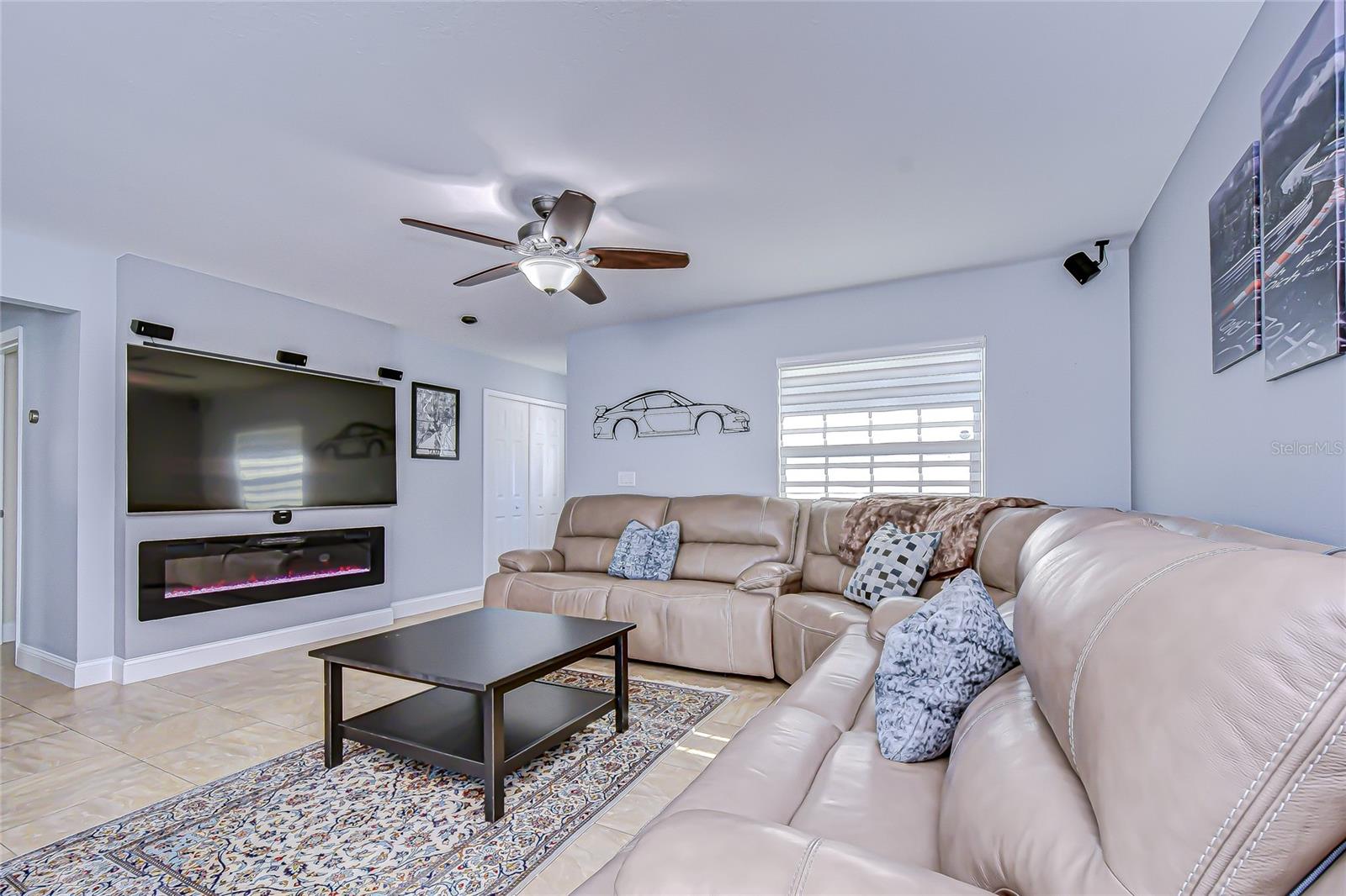 CARROLLWOOD MEADOWS UNIT VI SE - Residential