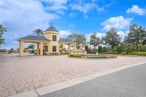 A home in LAKE WALES