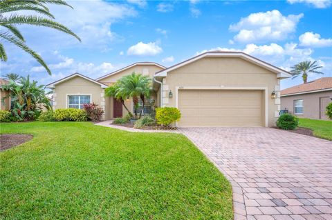 A home in LAKE WALES