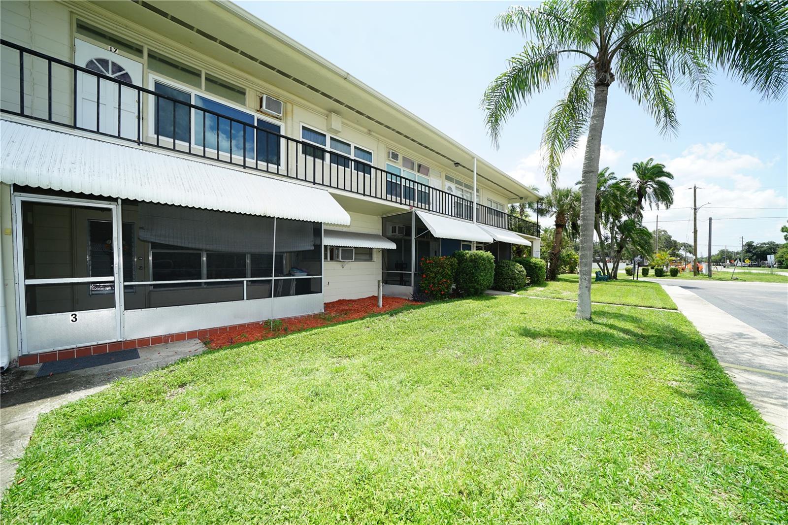 View KENNETH CITY, FL 33709 condo