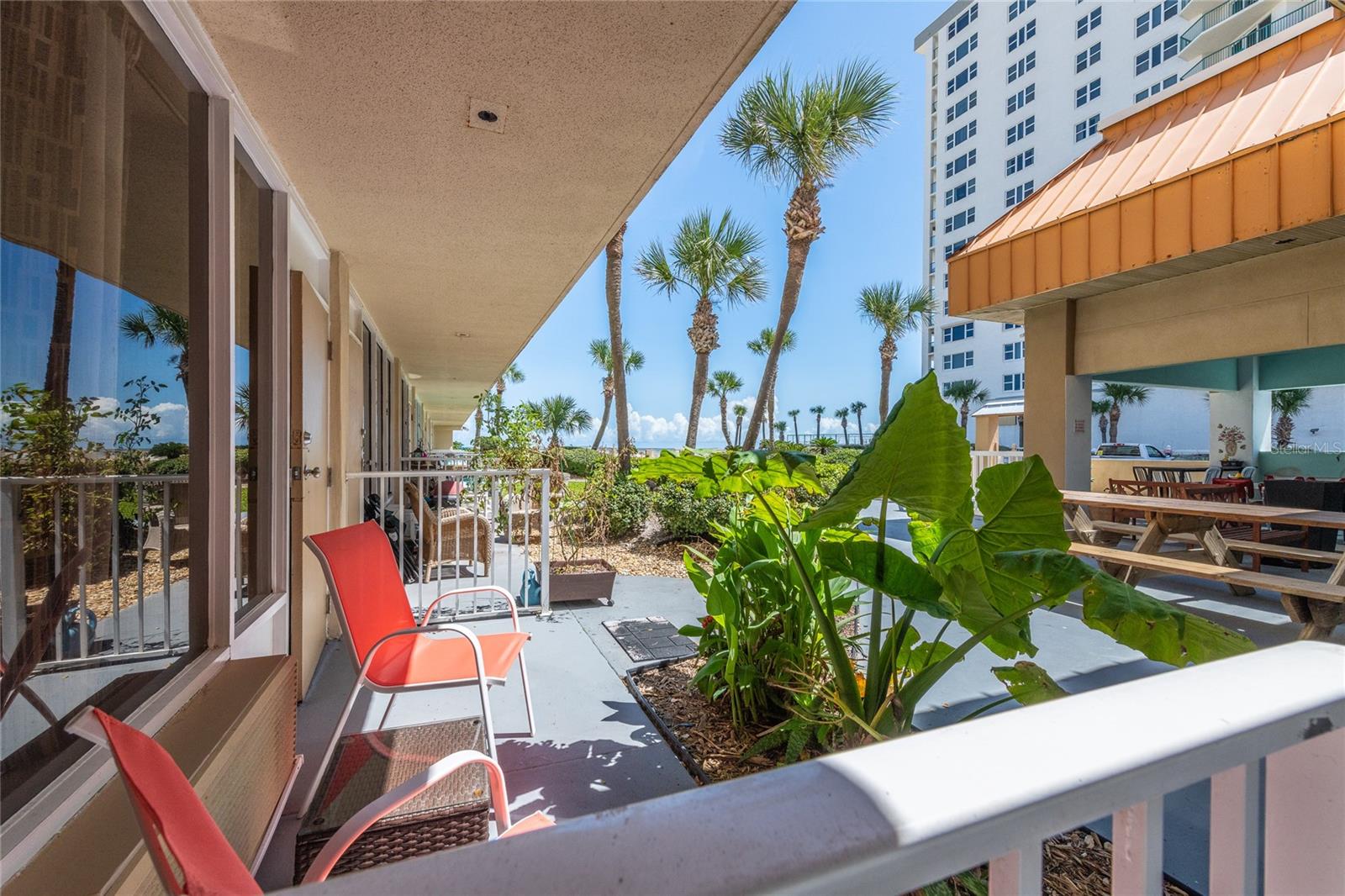 CASTAWAY BEACH RESORT CONDO - Residential