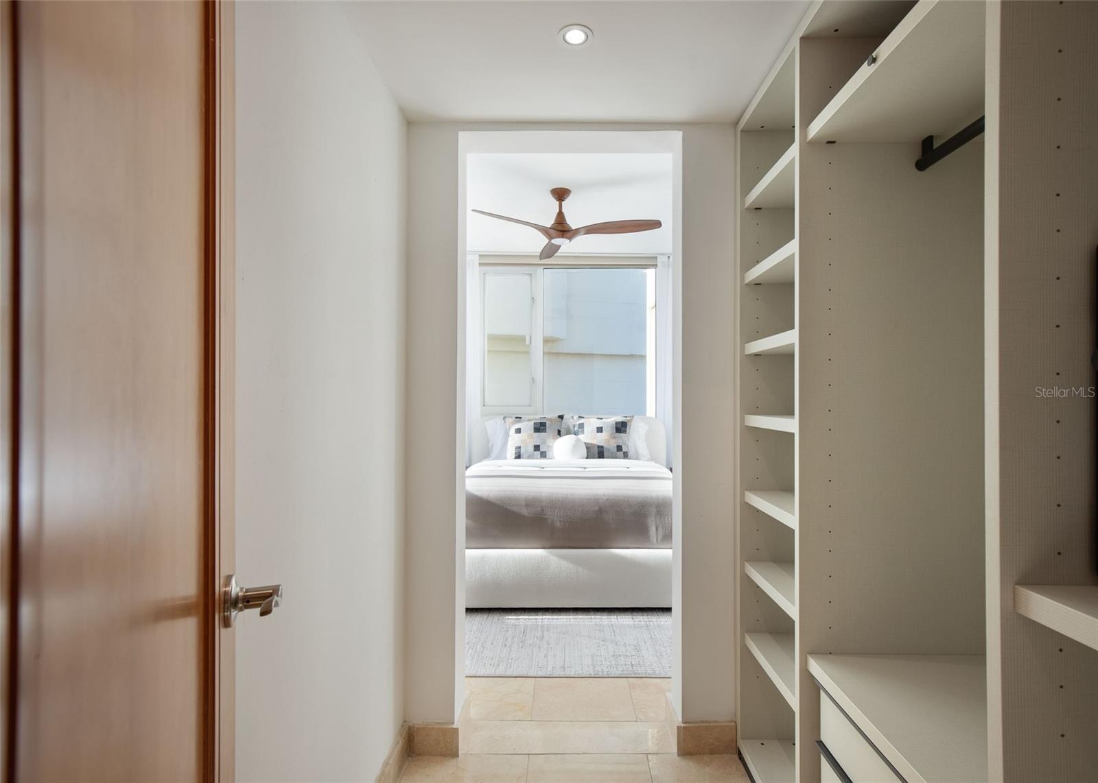 LAGUNA PLAZA CONDOMINIUM - Residential