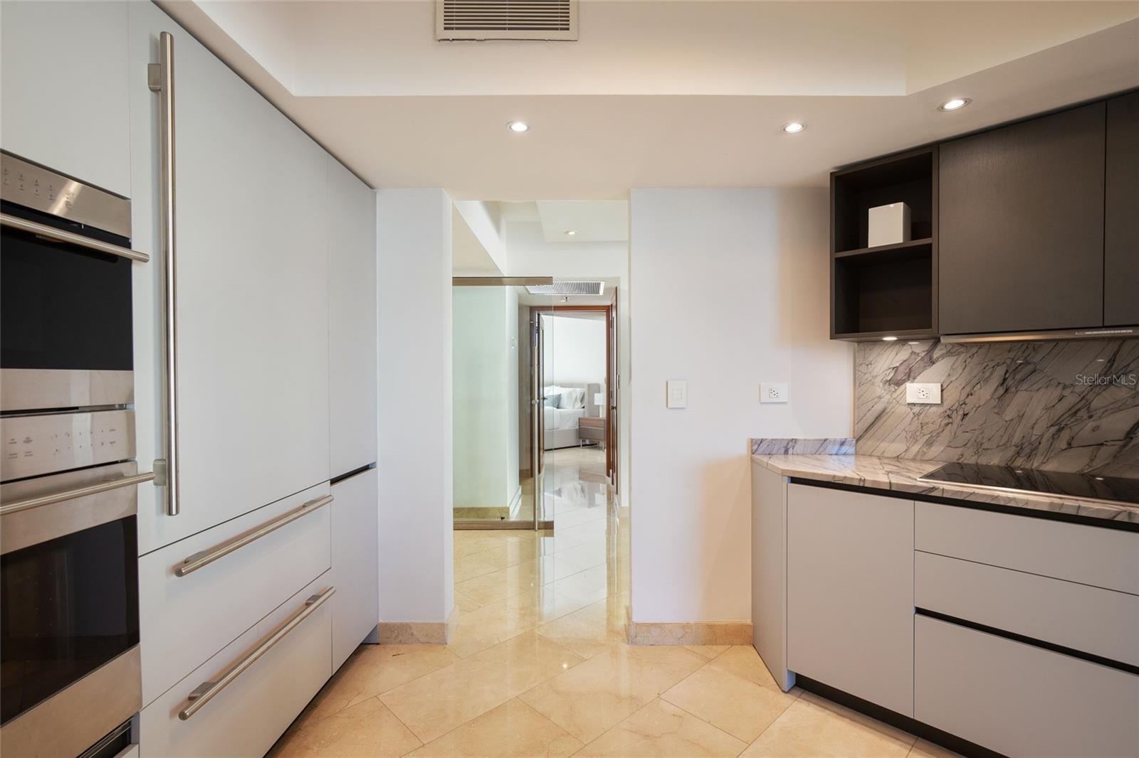 LAGUNA PLAZA CONDOMINIUM - Residential