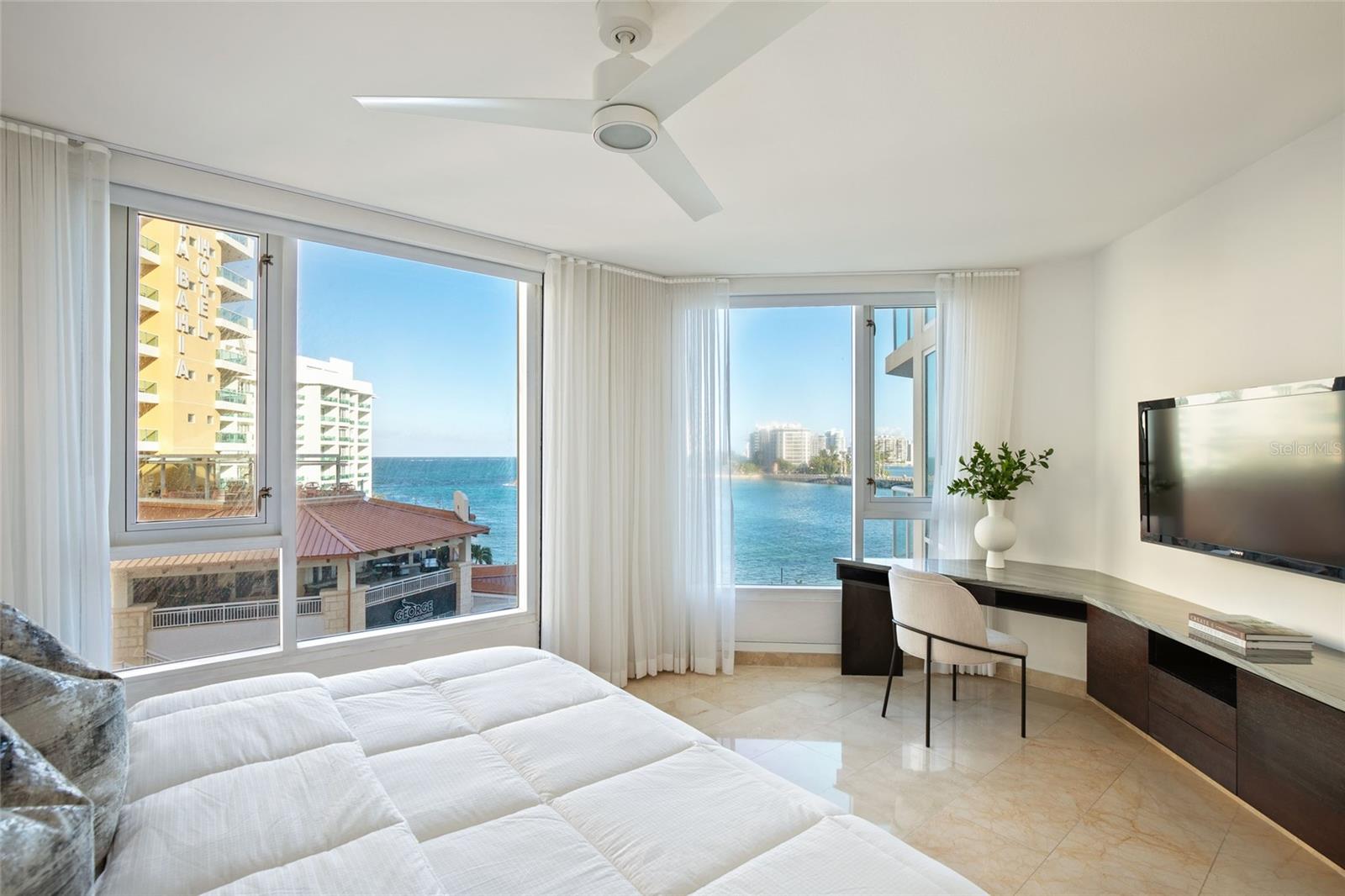 LAGUNA PLAZA CONDOMINIUM - Residential