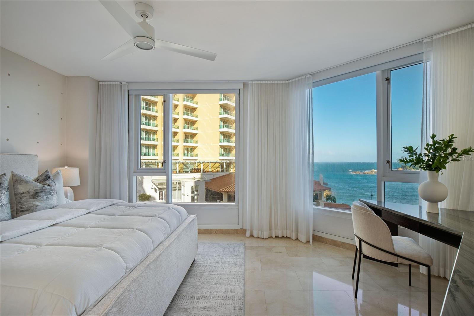 LAGUNA PLAZA CONDOMINIUM - Residential