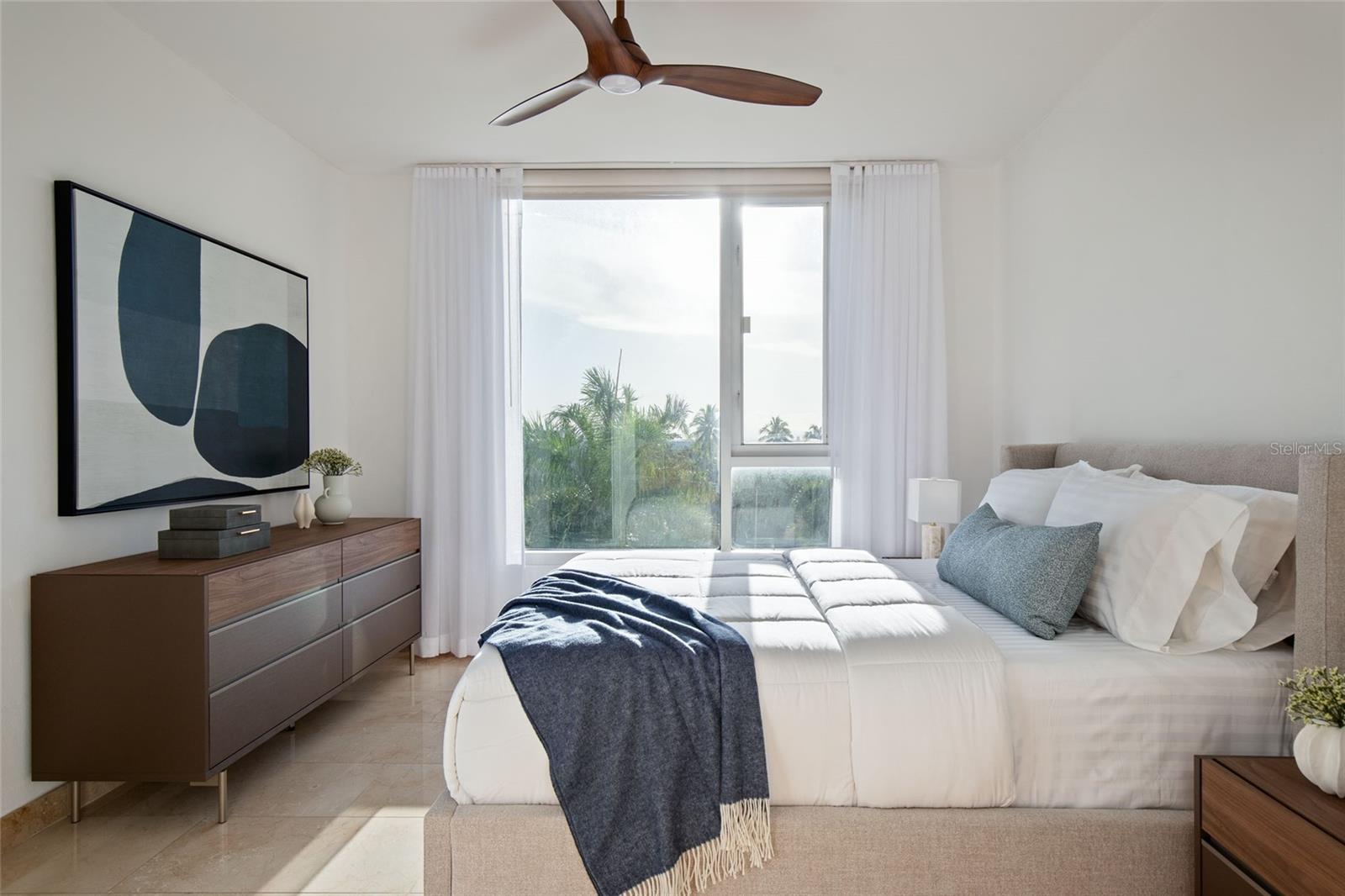 LAGUNA PLAZA CONDOMINIUM - Residential