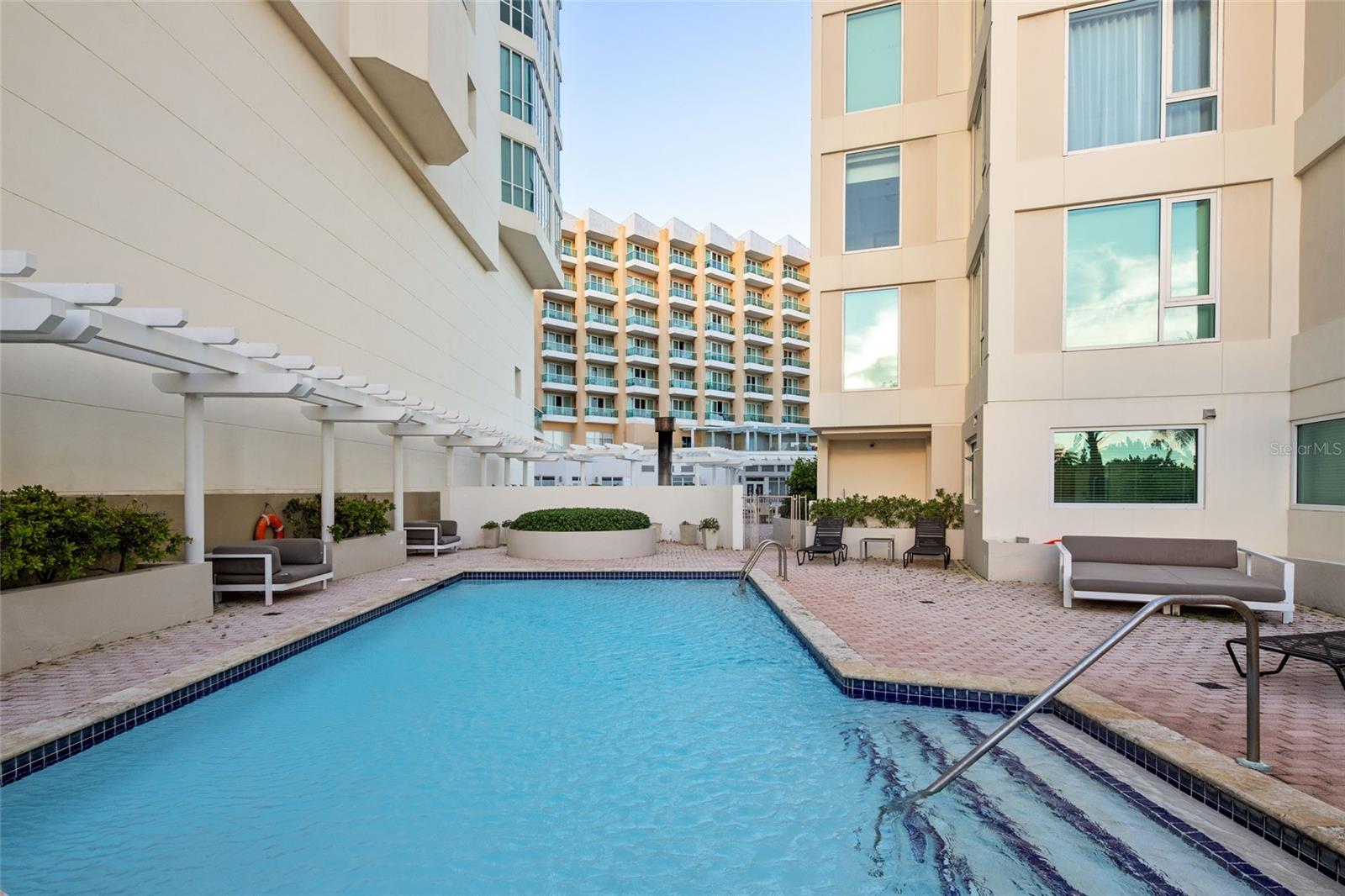 LAGUNA PLAZA CONDOMINIUM - Residential