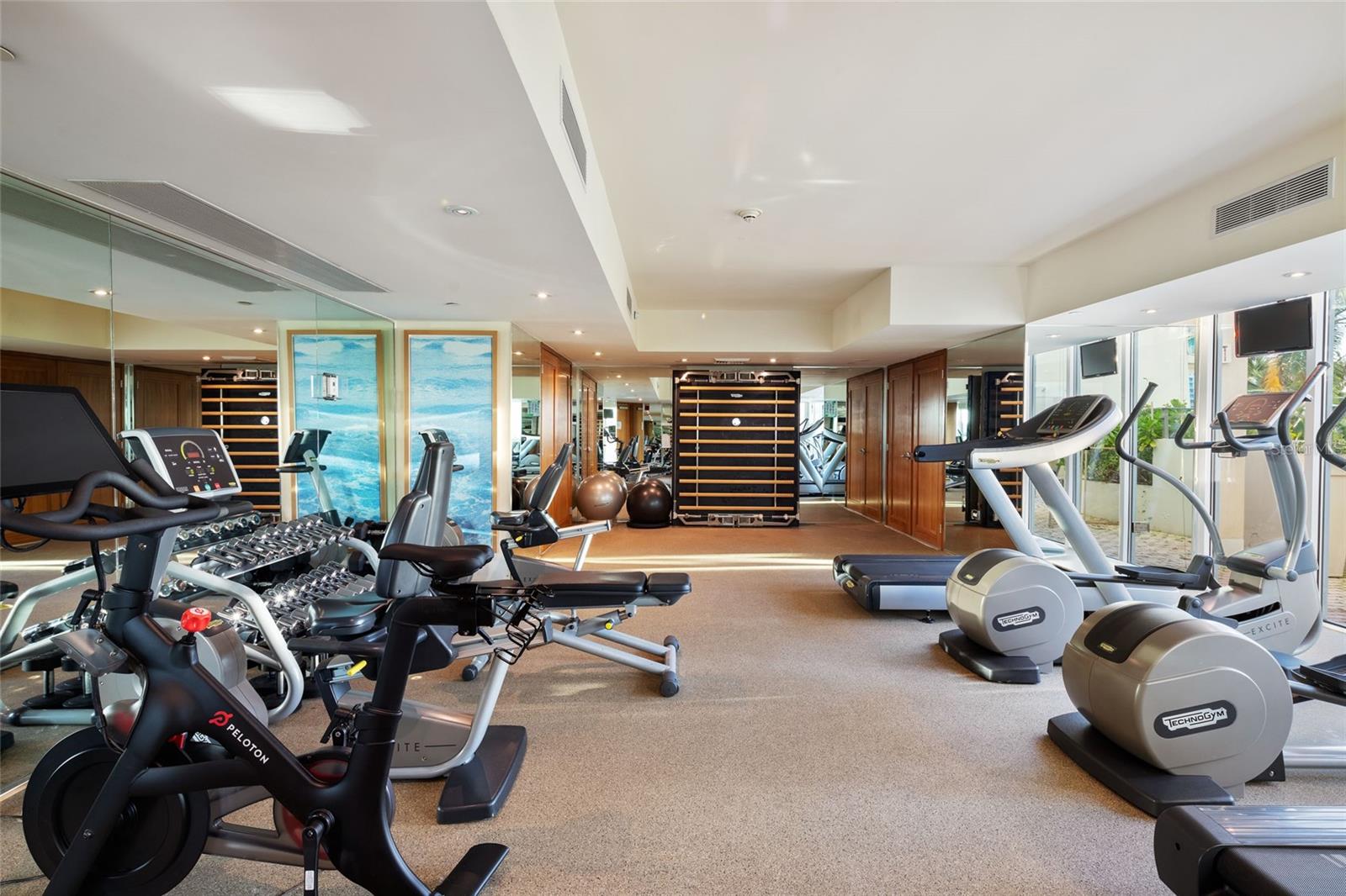 LAGUNA PLAZA CONDOMINIUM - Residential