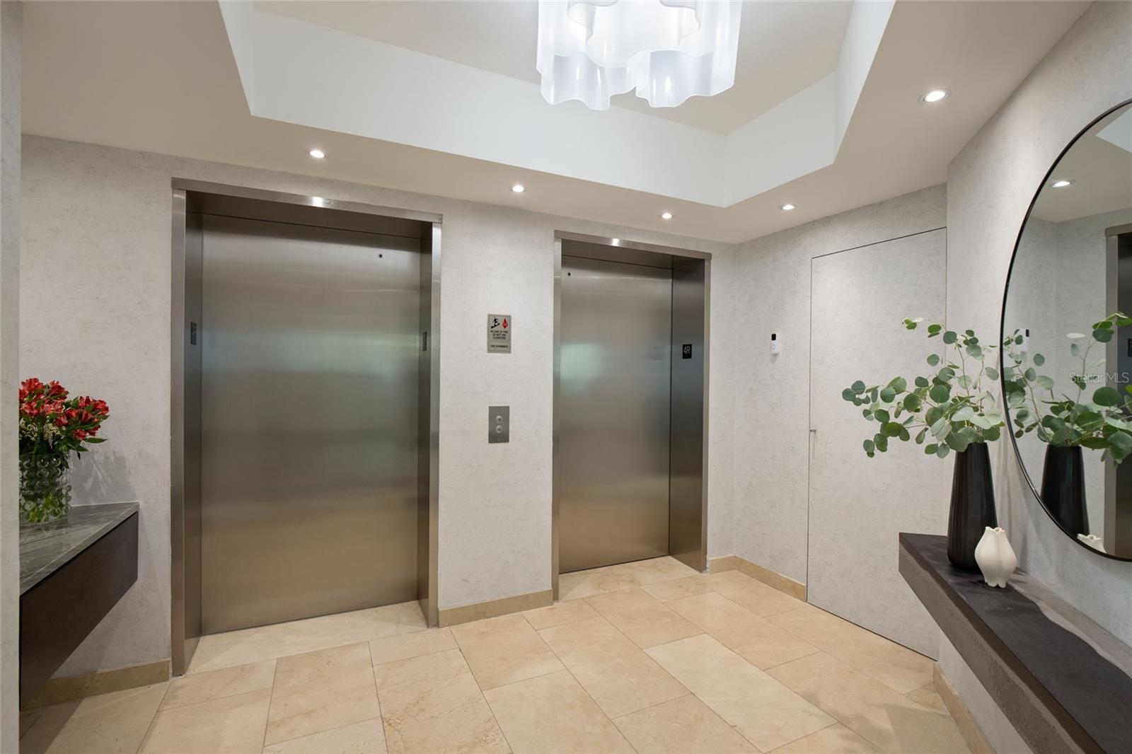 LAGUNA PLAZA CONDOMINIUM - Residential